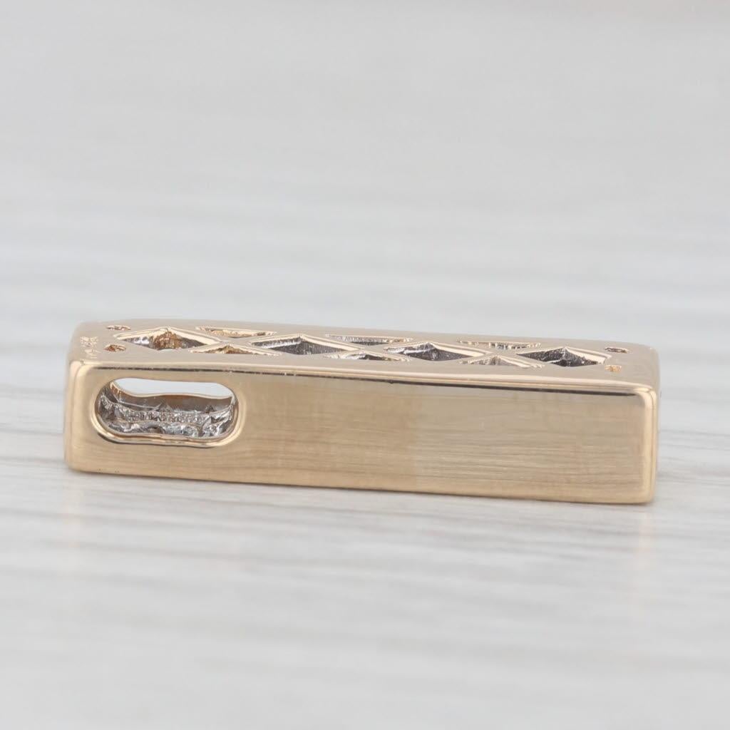 Gemstone Information:
- Natural Diamonds -
Total Carats - 1.25ctw
Cut - Princess
Color - H - I
Clarity - VS2

Metal: 14k Yellow Gold
Weight: 3.5 Grams 
Stamps: 14k
Measurements: 21 x 7.1 mm (including bail)
The bail will accommodate up to a 2 mm