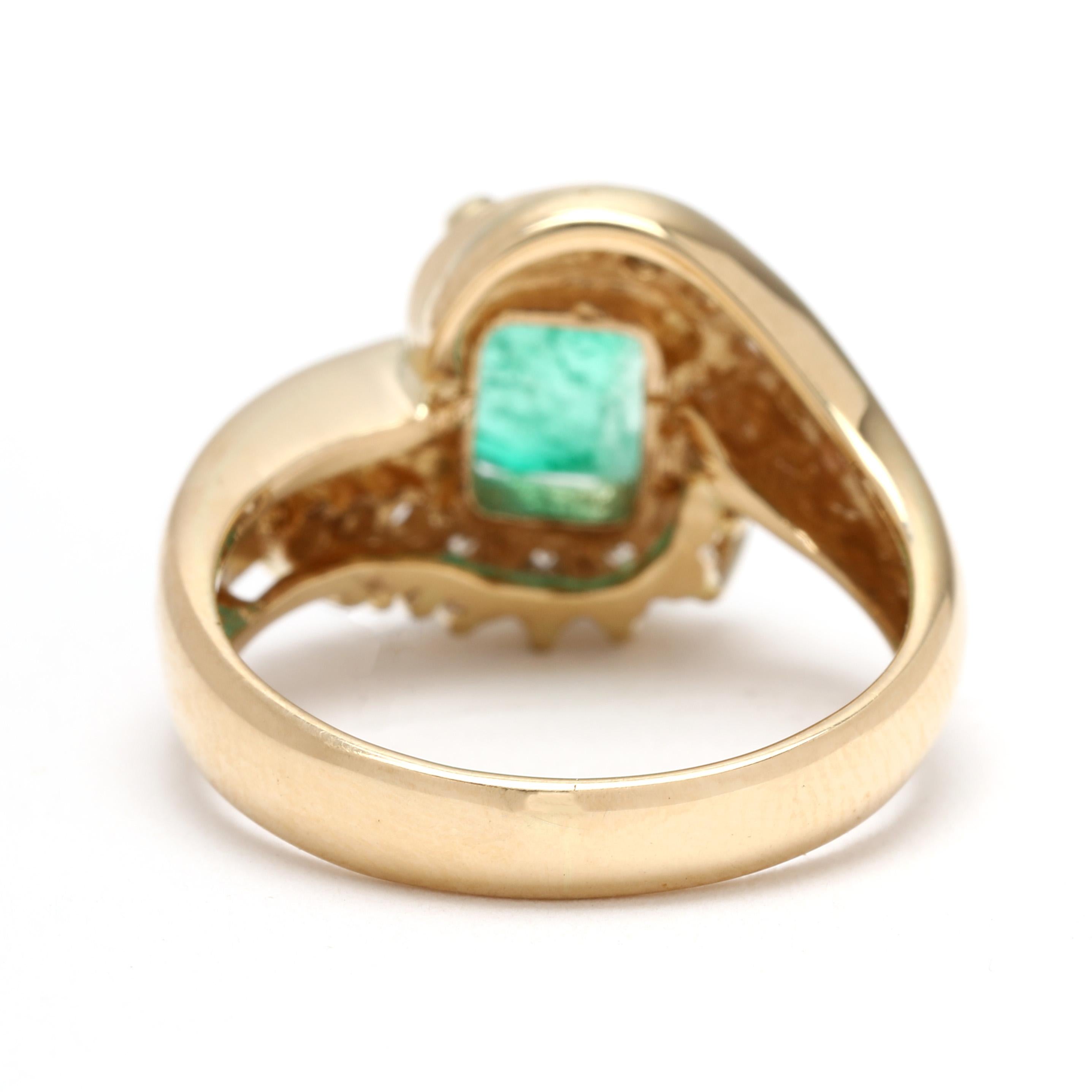 Taille ronde Bague grappe d'émeraudes et de diamants 1,25 carat, or jaune 18 carats, taille de bague 6 en vente