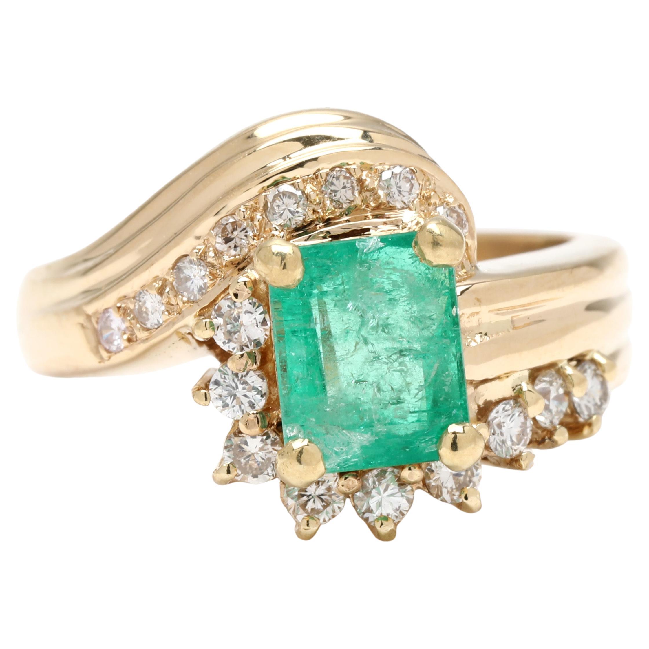 1,25ctw Smaragd- und Diamant-Cluster-Ring, 18k Gelbgold, Ring Größe 6