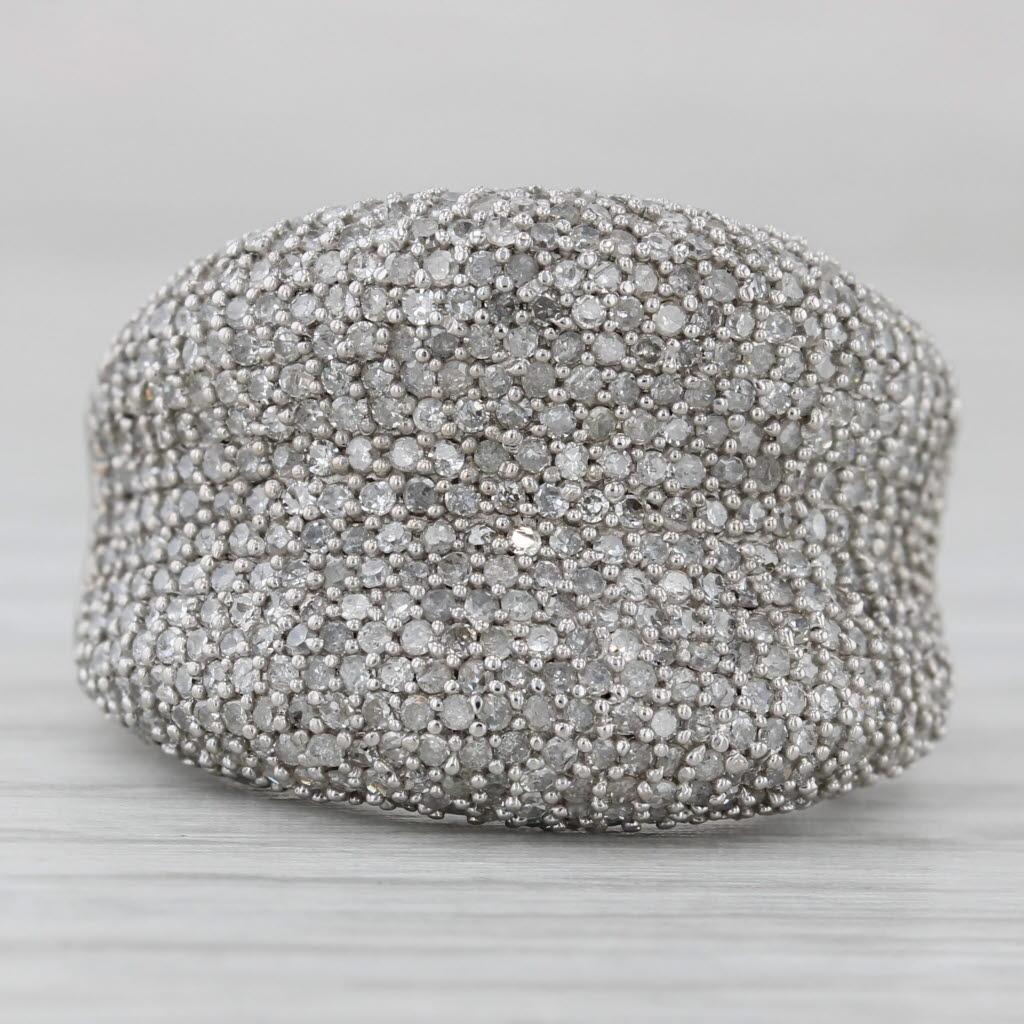 Anello con pavé di diamanti da 1,25 ct. in oro bianco 14k, misura 8. In condizioni buone in vendita a McLeansville, NC