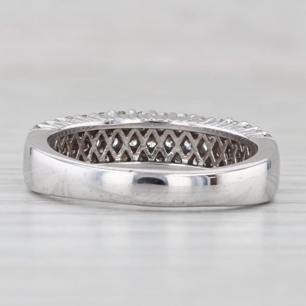 Taglio rotondo Anello con diamanti 1.25ctw Pave in oro bianco 14k Misura 8.5 Fascia per anniversario di matrimonio in vendita