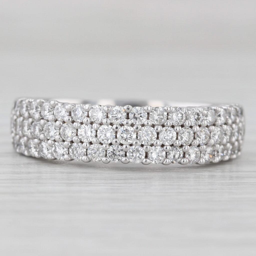 Anello con diamanti 1.25ctw Pave in oro bianco 14k Misura 8.5 Fascia per anniversario di matrimonio In condizioni buone in vendita a McLeansville, NC