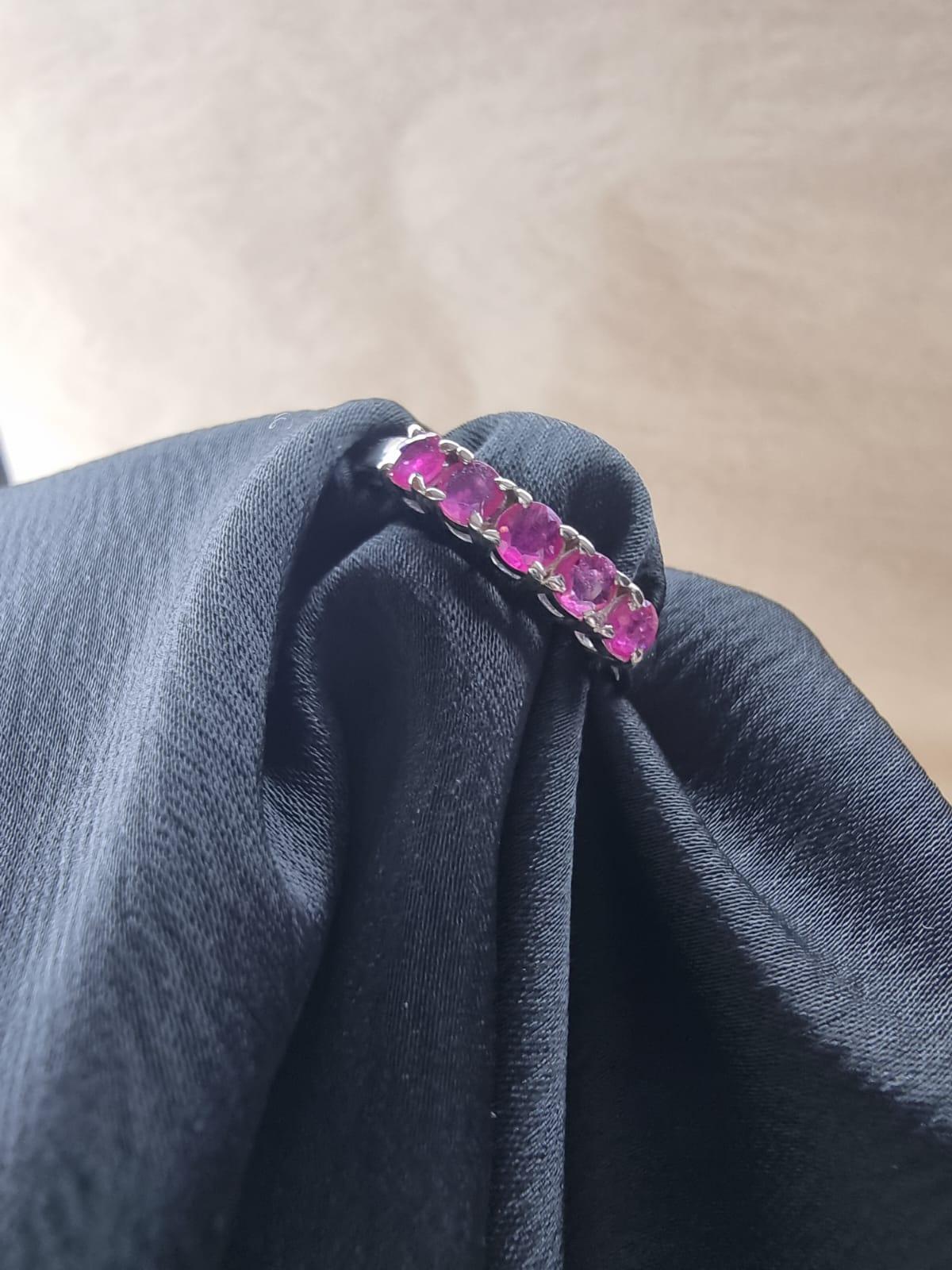 1.25ctw Pink Sapphire Band Ring  For Sale 1