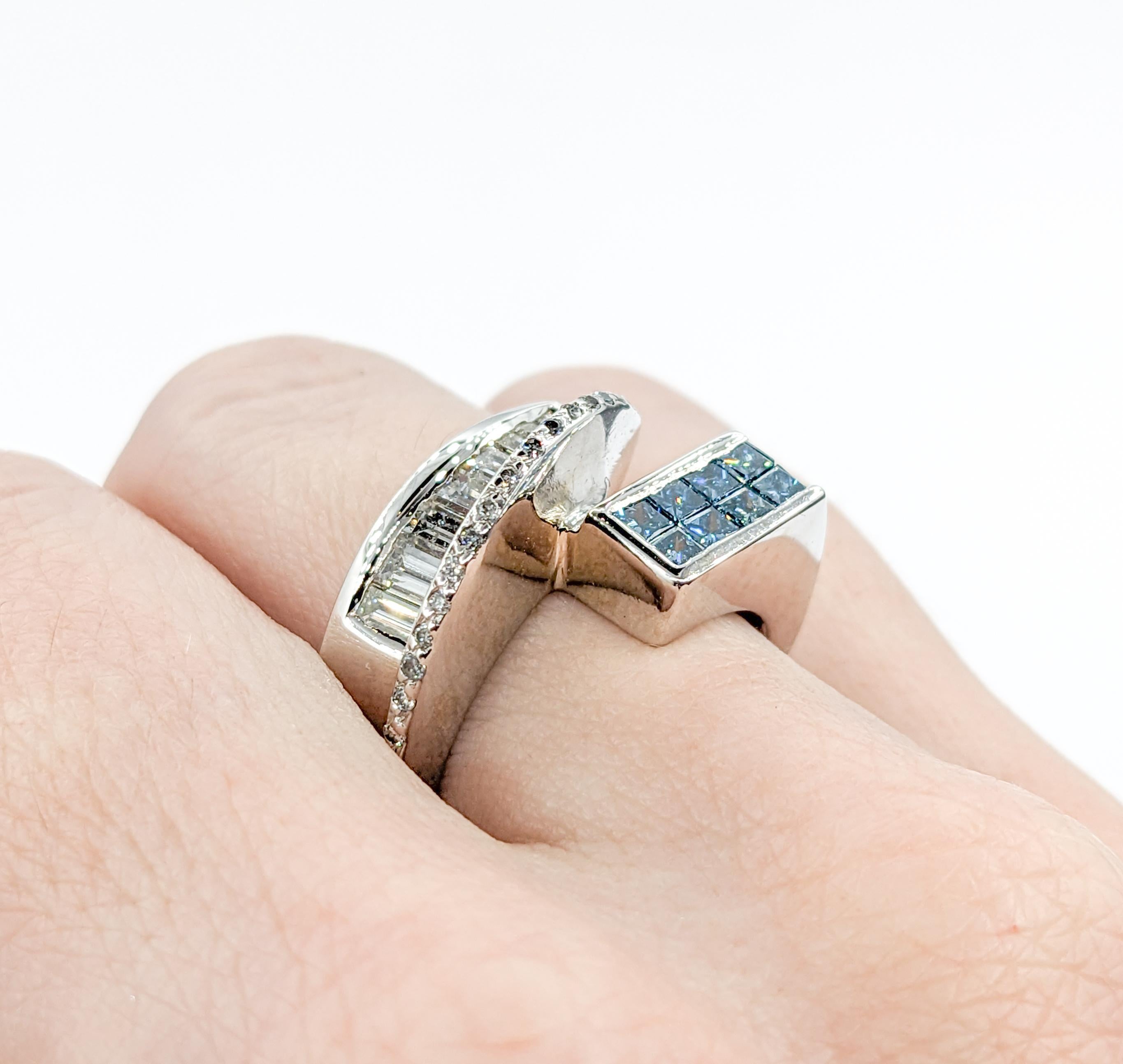 Taille baguette Diamants blancs et diamants bleus de 1,25ctw en or blanc en vente