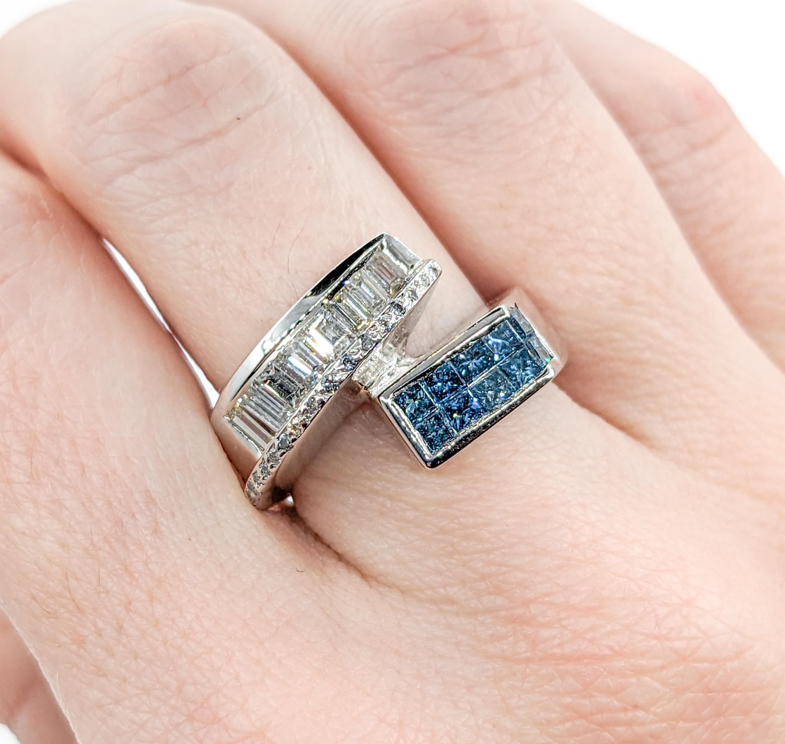 Diamants blancs et diamants bleus de 1,25ctw en or blanc Excellent état - En vente à Bloomington, MN