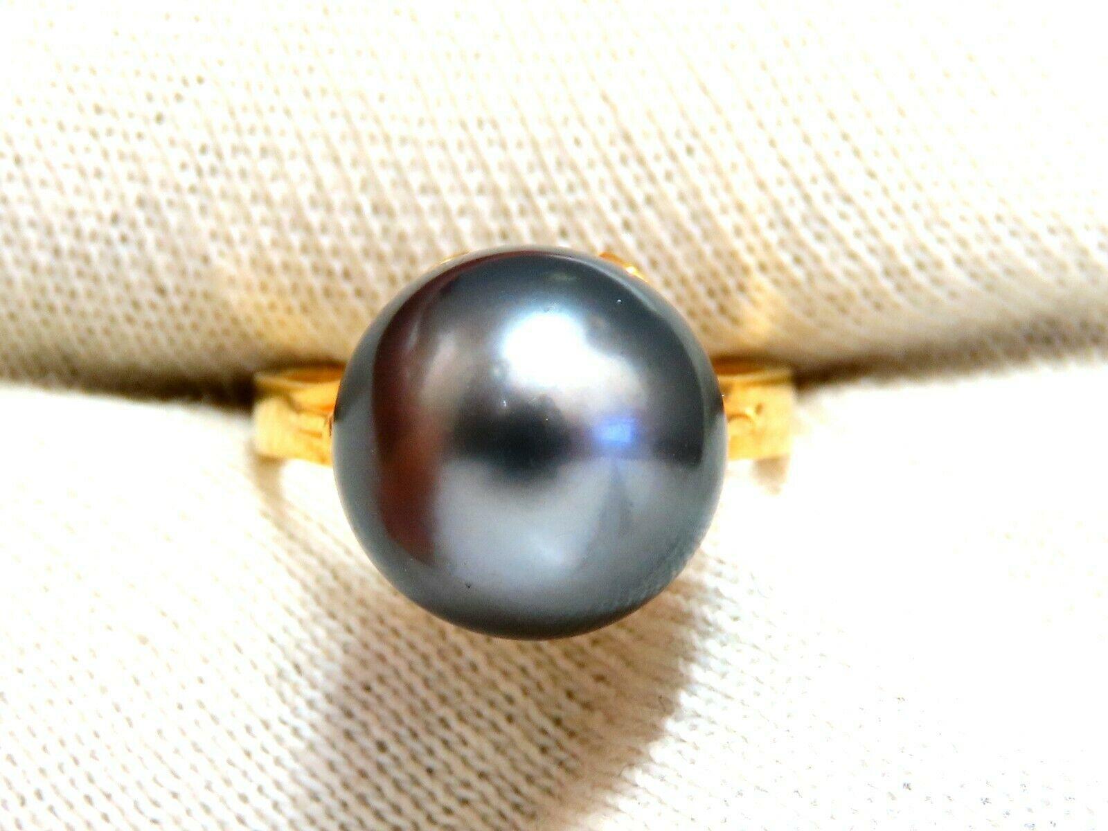 Fine Natural Tahitian Black Peacock Pearl Ring 14 Karat Solitaire Petals In New Condition In New York, NY