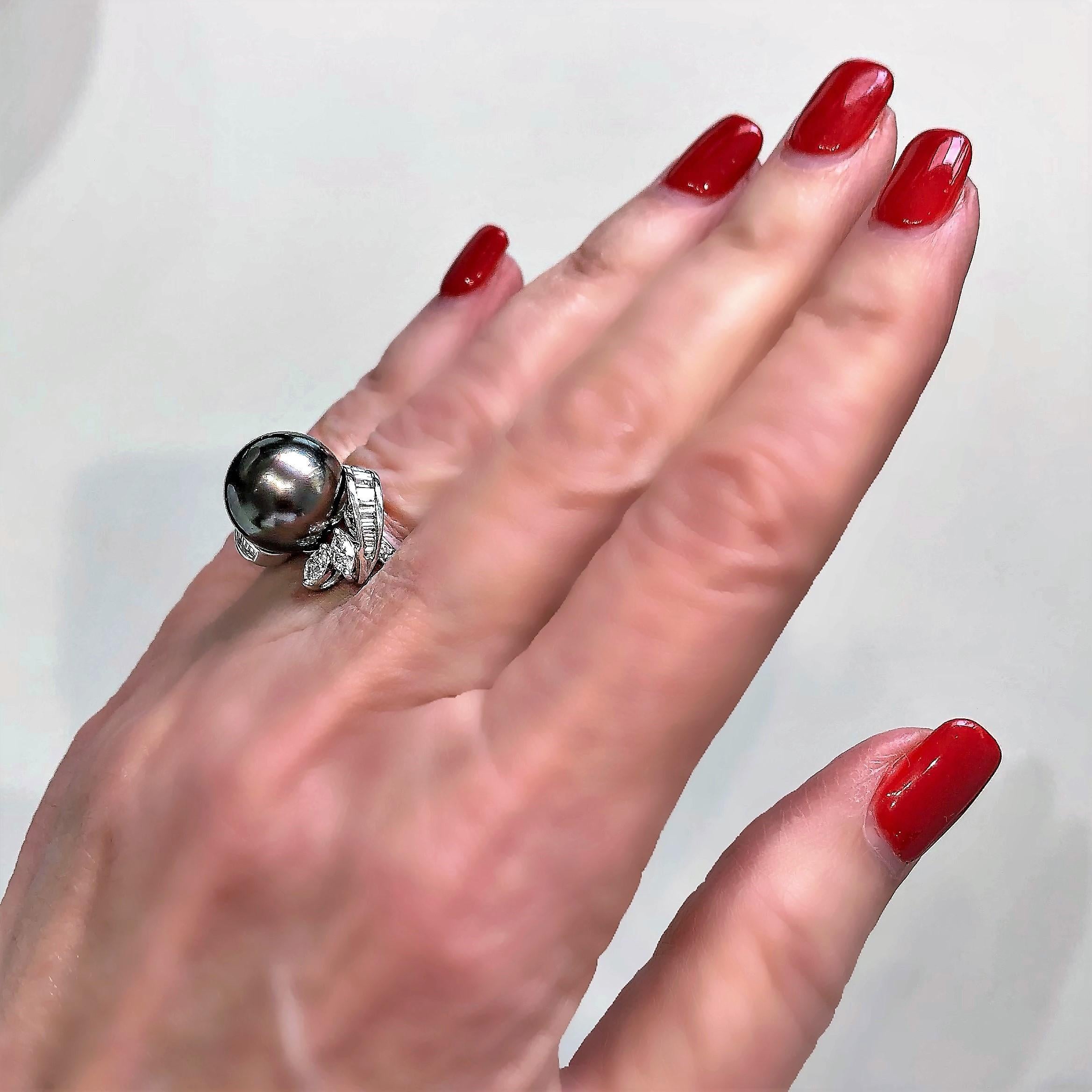 Tahitian Grey Pearl and Diamond Ring in White Gold 9