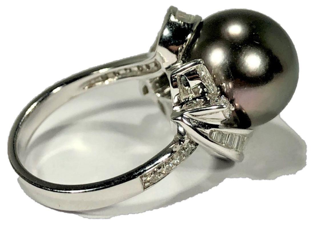 Tahitian Grey Pearl and Diamond Ring in White Gold 1