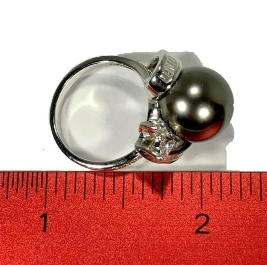 Tahitian Grey Pearl and Diamond Ring in White Gold 3