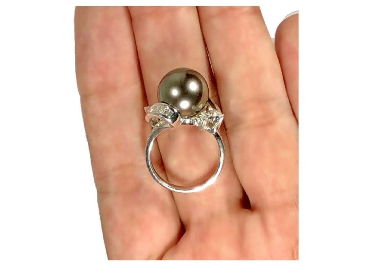 Tahitian Grey Pearl and Diamond Ring in White Gold 4