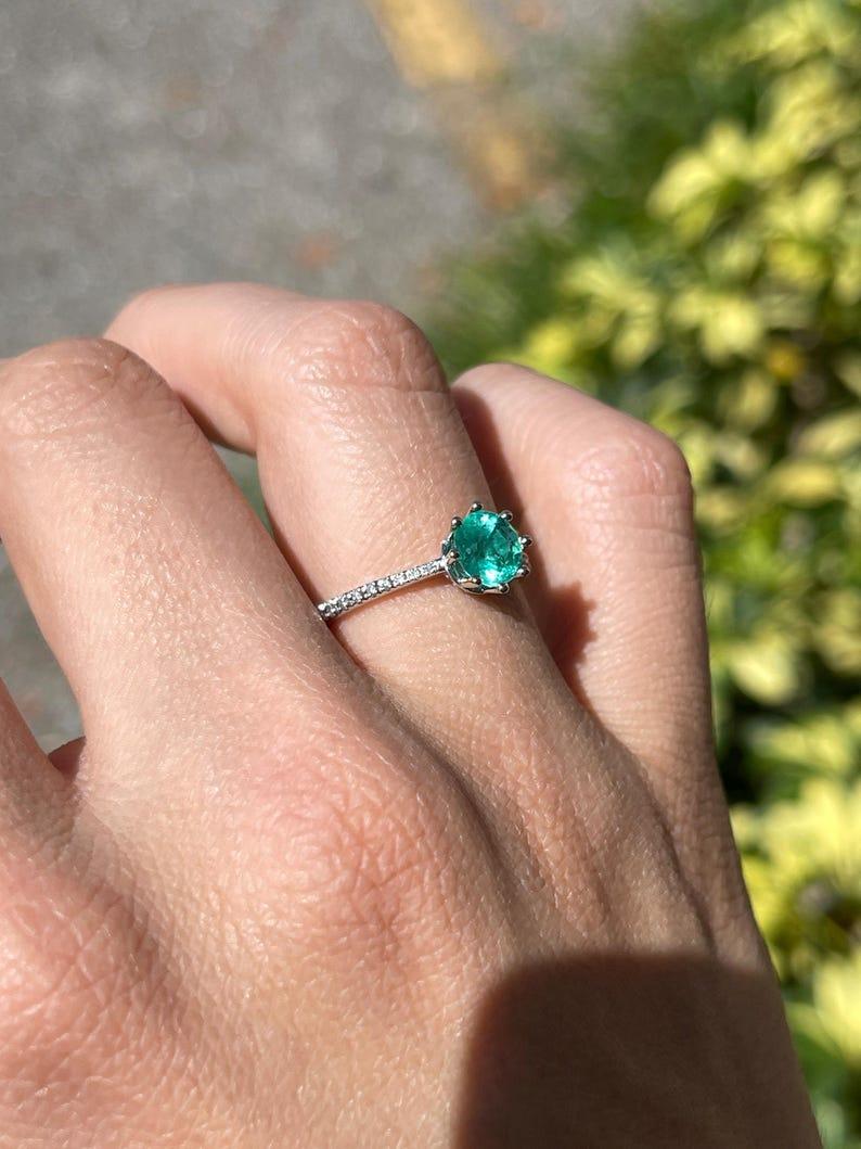 Emerald Cut 1.25tcw 14K Bluish Green Emerald & Diamond Ring - 8-Prong Solitaire 585 Gold For Sale