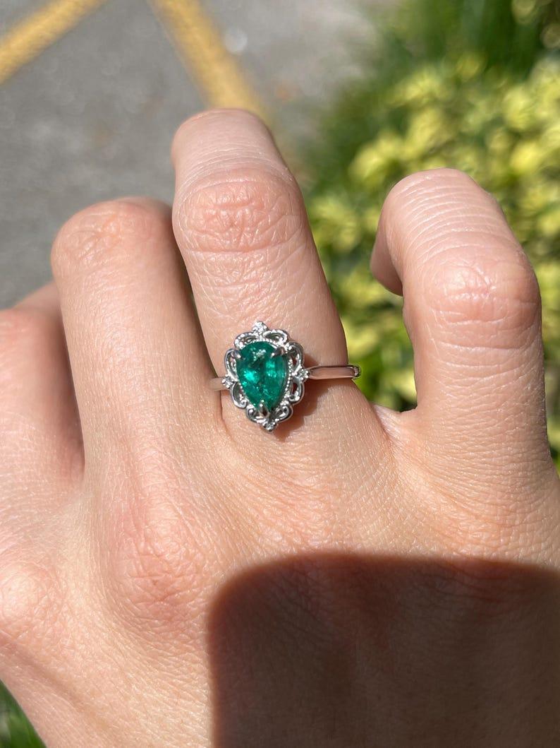 Women's 1.25tcw Platinum Pear Cut Emerald & Diamond Ring - Rich Green Floral Setting 950 For Sale