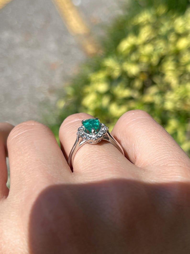 1.25tcw Platinum Pear Cut Emerald & Diamond Ring - Rich Green Floral Setting 950 For Sale 1