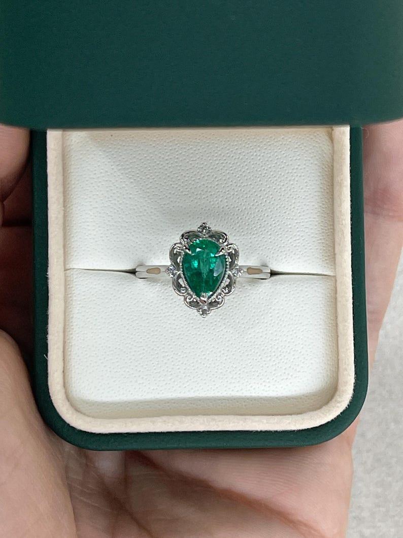 1.25tcw Platinum Pear Cut Emerald & Diamond Ring - Rich Green Floral Setting 950 For Sale 2