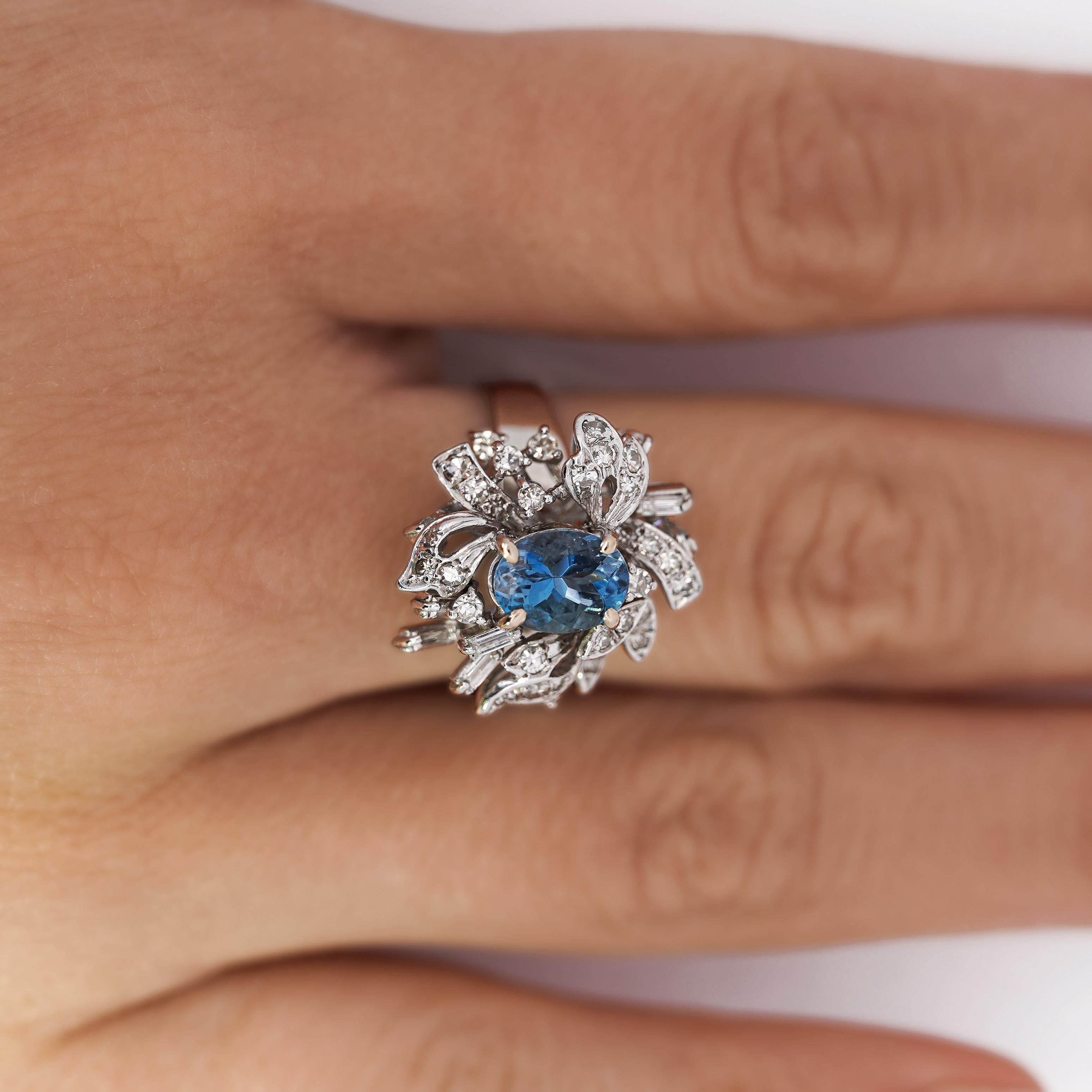 Bague florale en or jaune 18 carats avec aigue-marine et diamant de 1,26 carat Pour femmes en vente