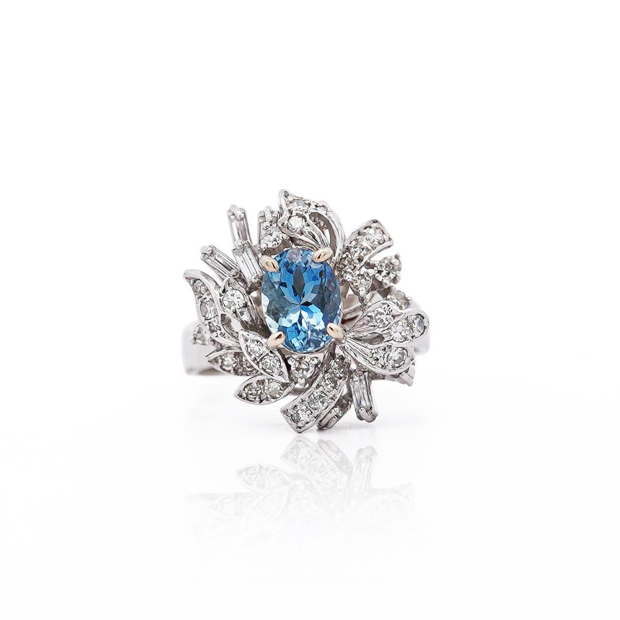 Bague florale en or jaune 18 carats avec aigue-marine et diamant de 1,26 carat en vente 1