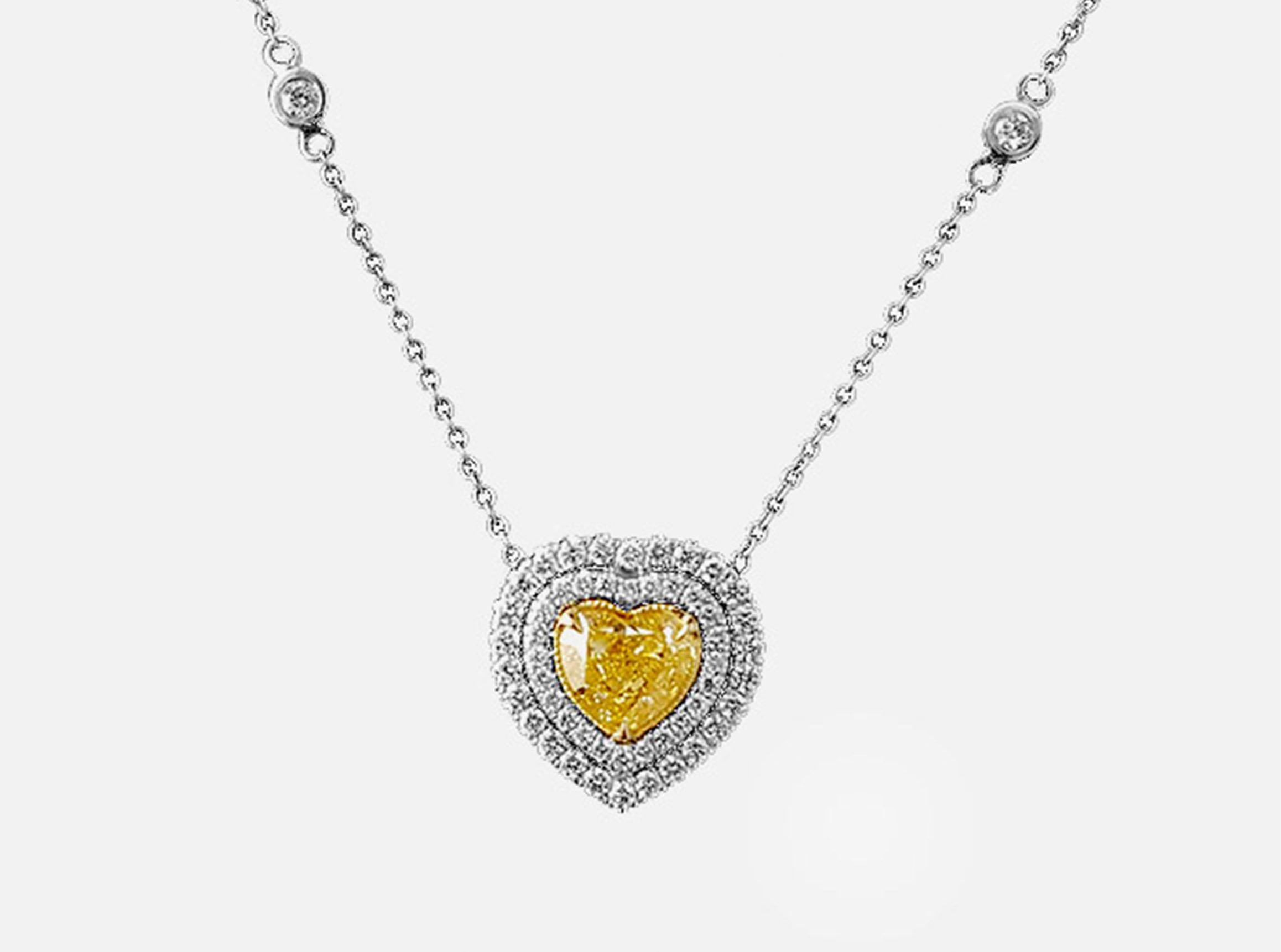 Taille cœur Collier pendentif halo de diamants jaunes fantaisie taille cœur de 1,26 carat, or 18 carats, GIA. en vente