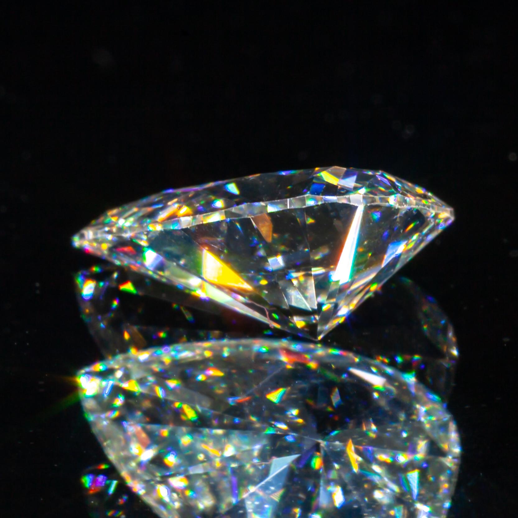 1.26 Carat Loose H / VS2 Pear Shaped Cut Diamond GIA Certified In Excellent Condition For Sale In Sherman Oaks, CA