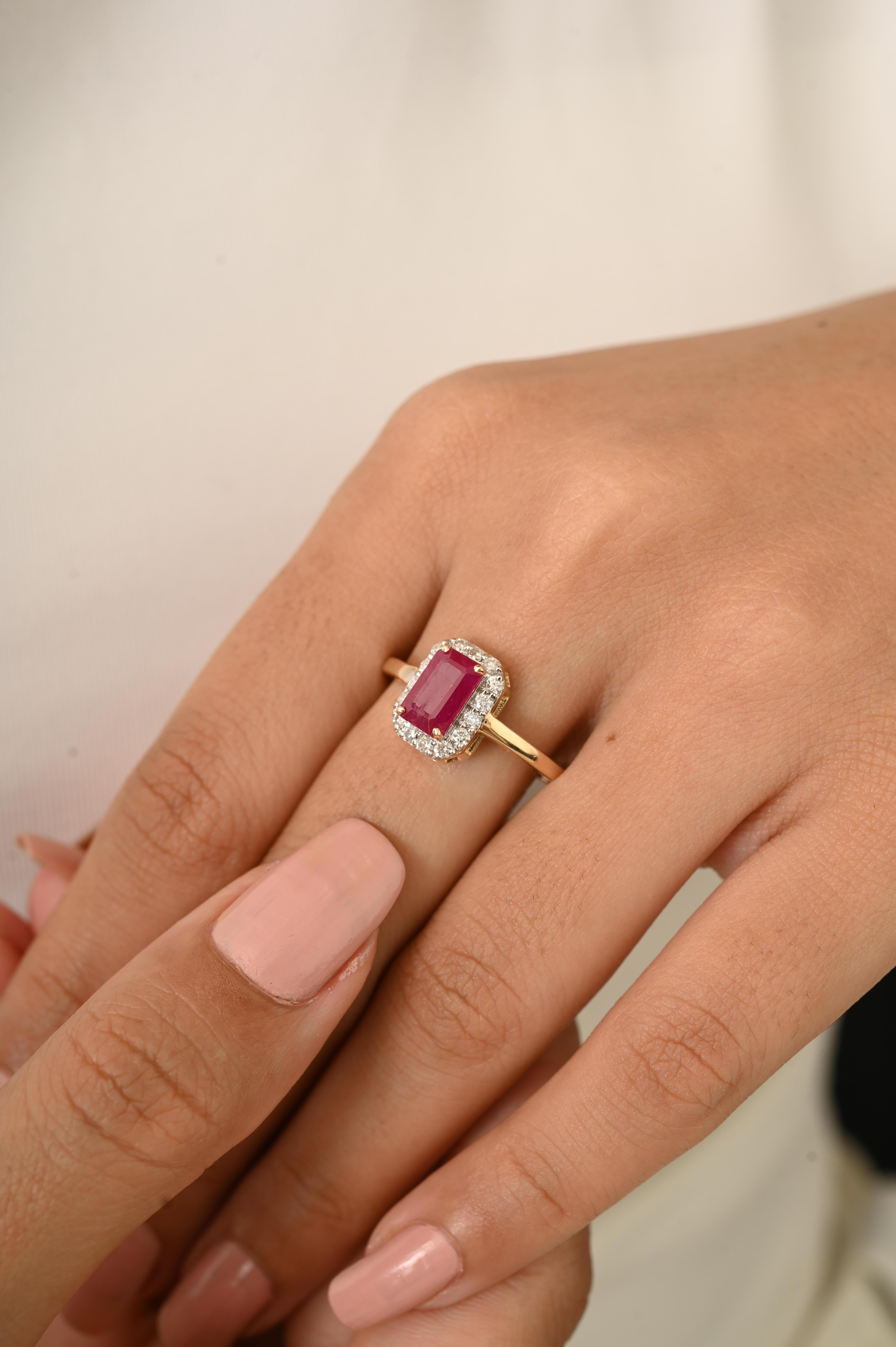 En vente :  Bague de fiançailles en or jaune 14k de 1,26 carat, rubis octogonal et halo de diamants 10