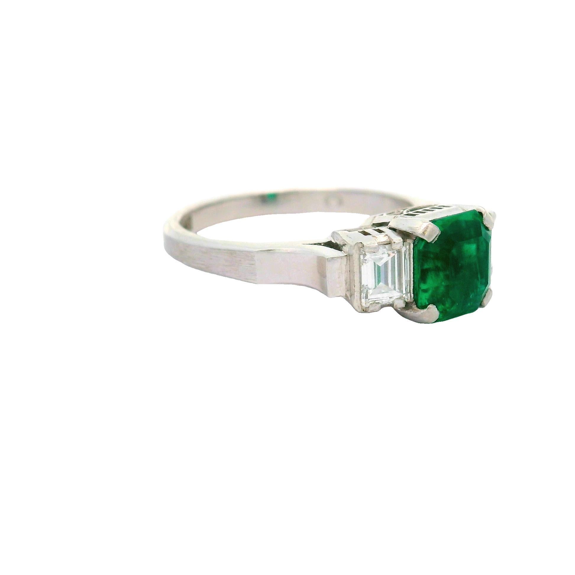 Round Cut 1.26 Carat Old-Mine Colombian Emerald Diamond Platinum Three-Stone Ring, GIA For Sale