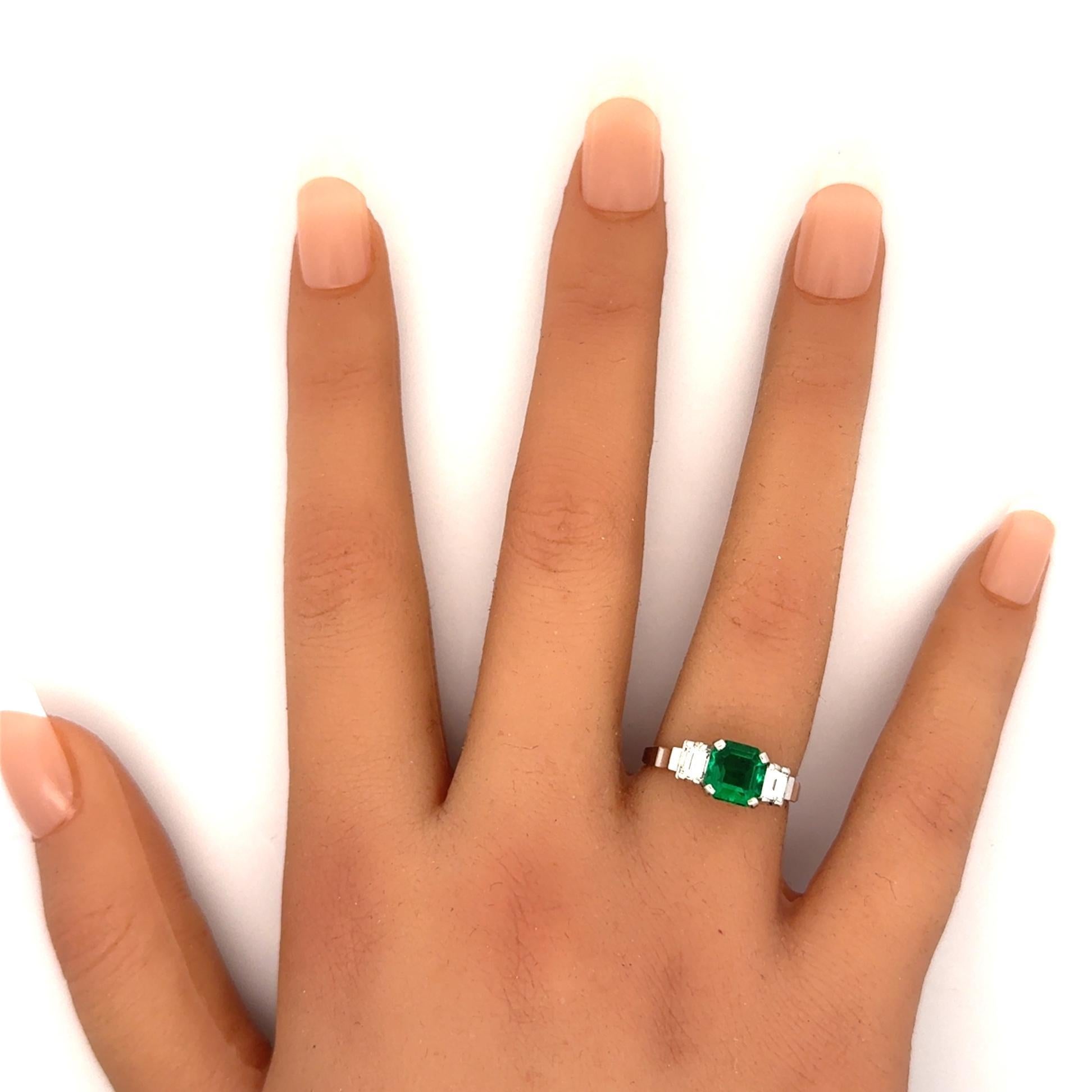 Women's 1.26 Carat Old-Mine Colombian Emerald Diamond Platinum Three-Stone Ring, GIA For Sale