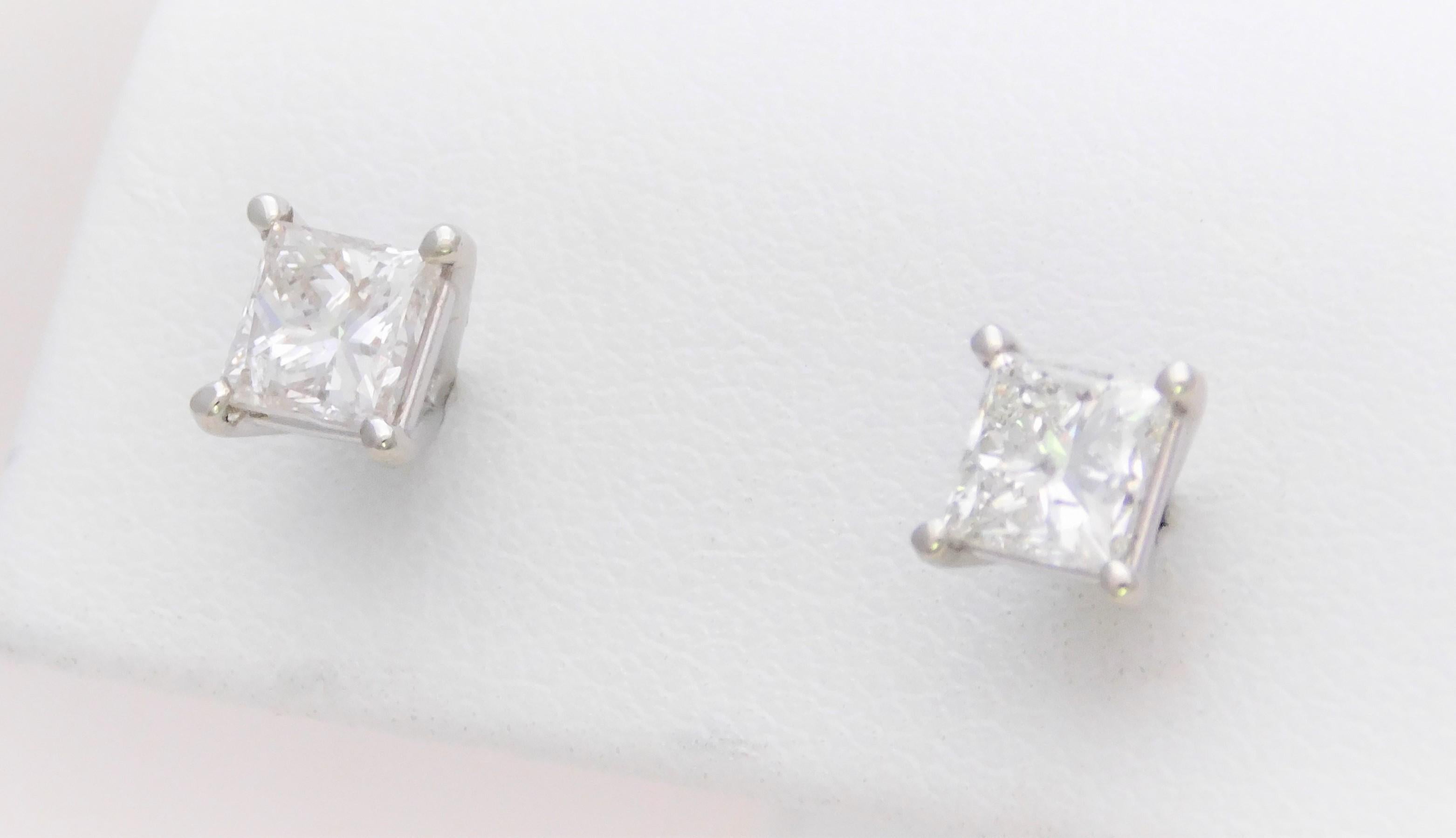 1.26 Carat Princess-Cut Diamond Stud Earrings in 18 Karat White Gold For Sale 8
