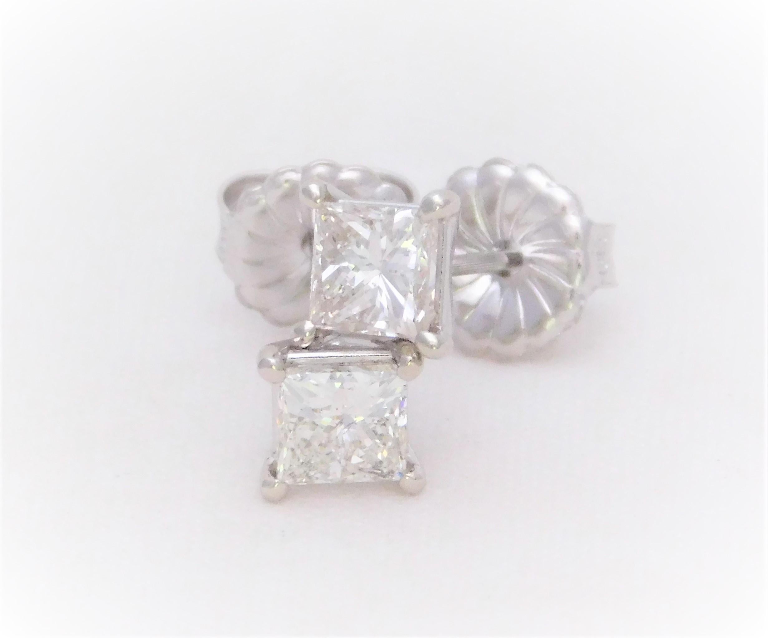 Women's or Men's 1.26 Carat Princess-Cut Diamond Stud Earrings in 18 Karat White Gold For Sale