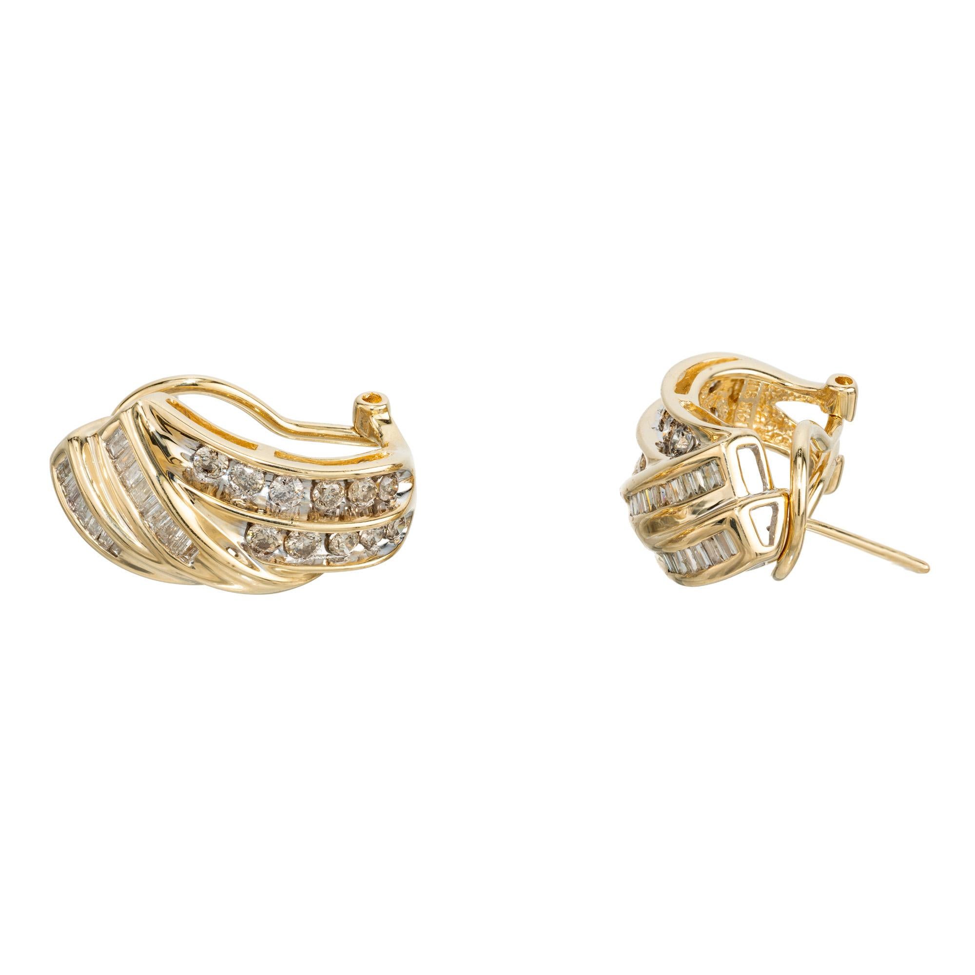 Orecchini a clip in oro giallo con diamante tondo baguette da 1,26 carati In condizioni ottime in vendita a Stamford, CT