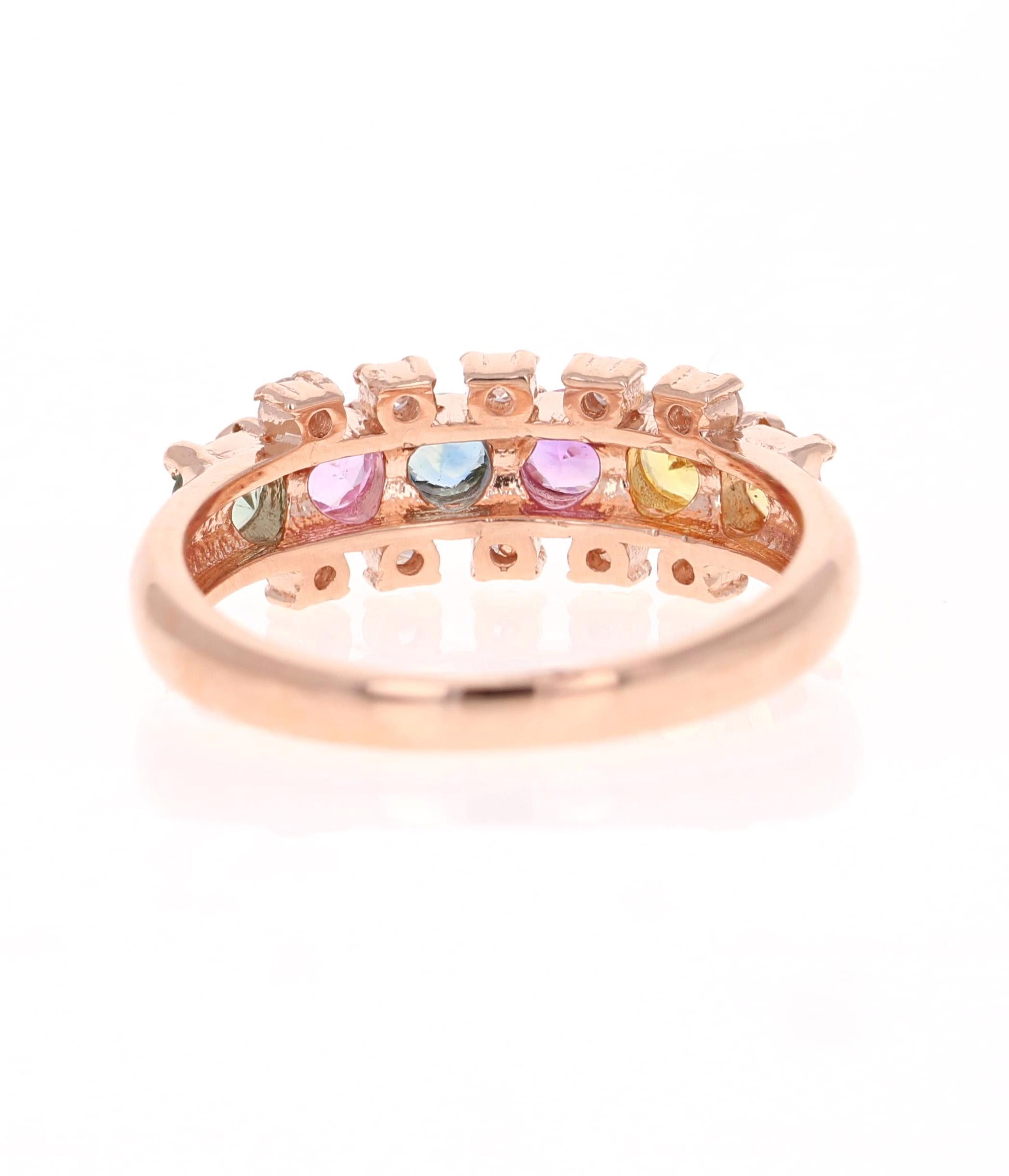 Taille ronde Bague en or rose 14 carats avec saphir de 1,26 carat et diamants en vente