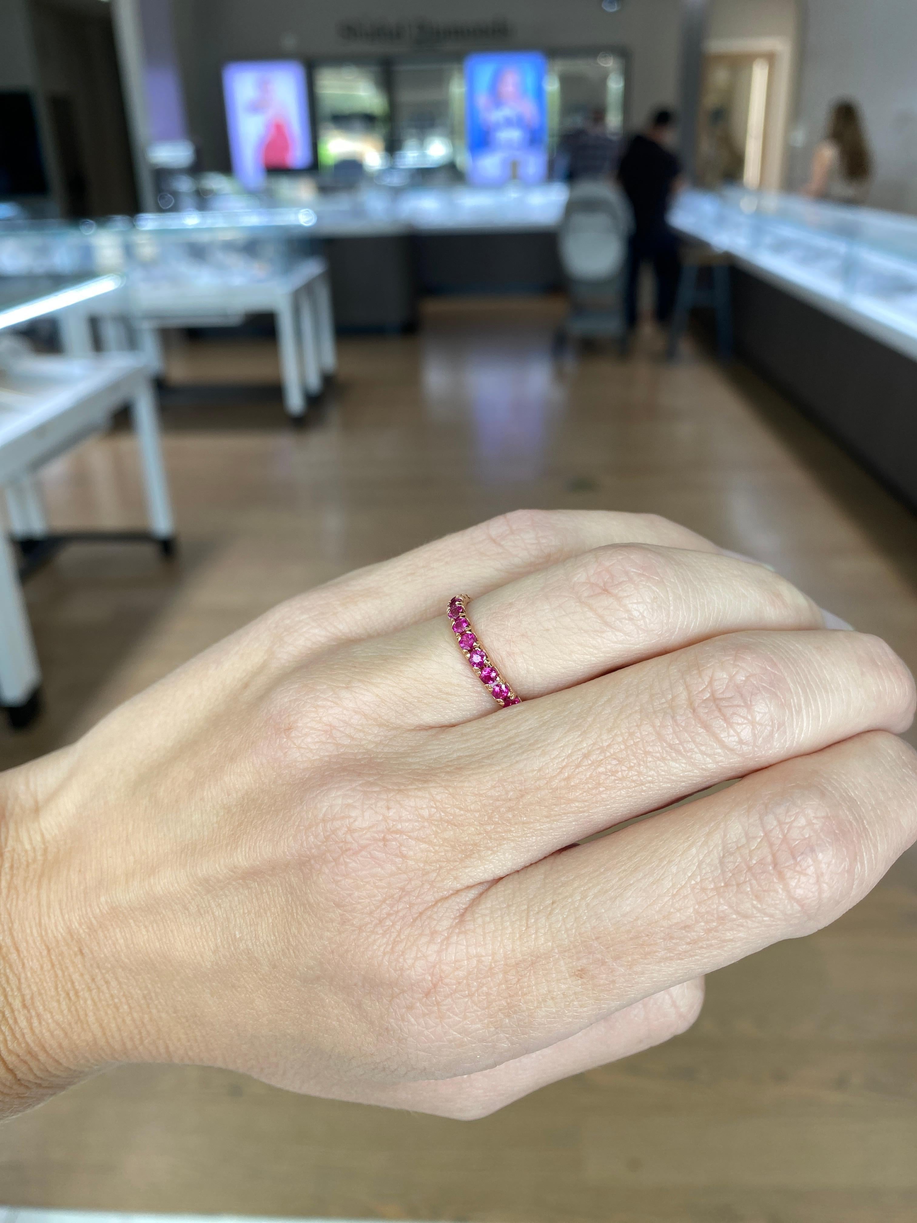 Anneau empilable en or rose 14 carats avec saphir rose naturel d'un poids total de 1,26 carat en vente 4