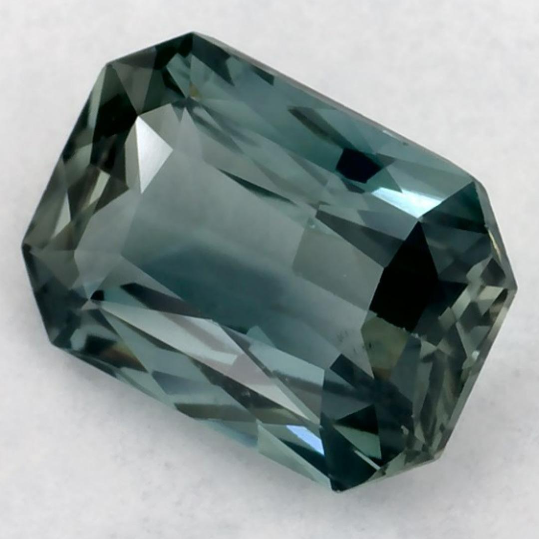 Taille octogone 1.26 Ct Green Sapphire Octagon Cut Loose Gemstone en vente