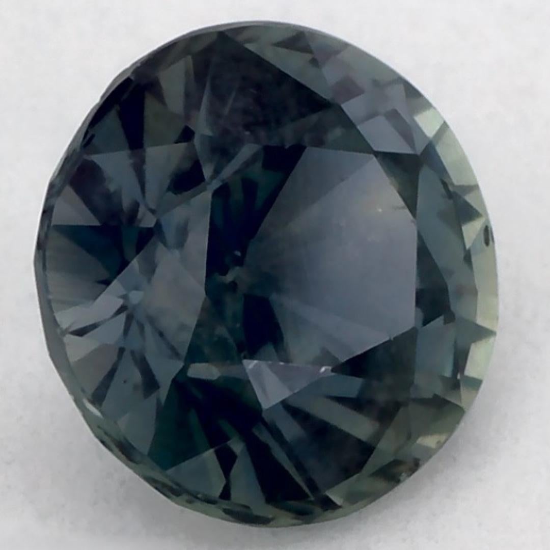 Dieser natürliche grüne Saphir bietet Eleganz und Raffinesse. Mit seiner satten Farbsättigung und seinem präzisen Schliff ist er das perfekte Herzstück für einen Verlobungsring oder ein luxuriöses Schmuckdesign.

Dieser Saphir stammt aus Sri Lanka