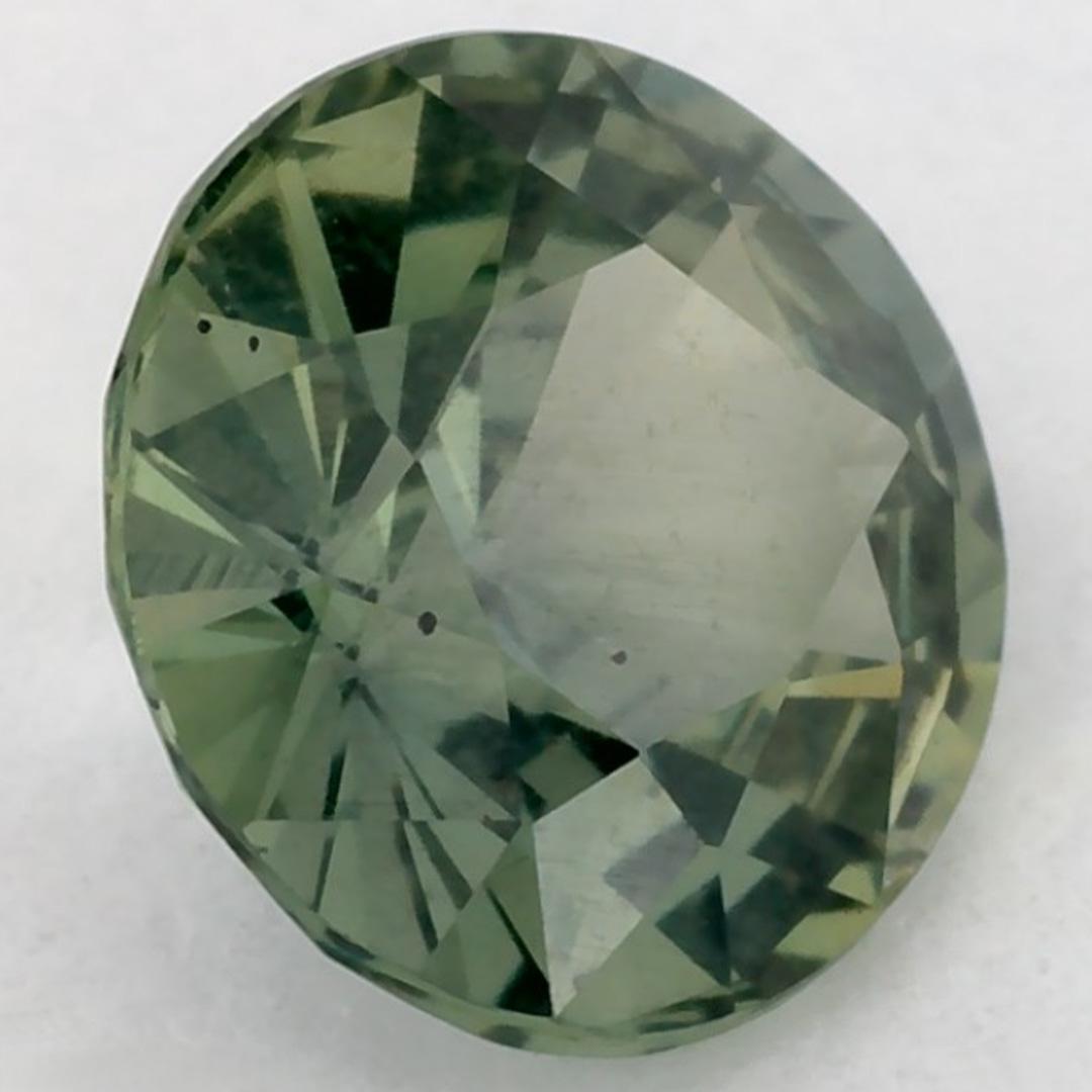 Ce saphir vert naturel offre élégance et sophistication. Avec sa riche saturation de couleurs et sa coupe précise, il constitue la pièce maîtresse parfaite pour une bague de fiançailles ou une conception de bijoux de luxe.

Ce saphir provient du Sri