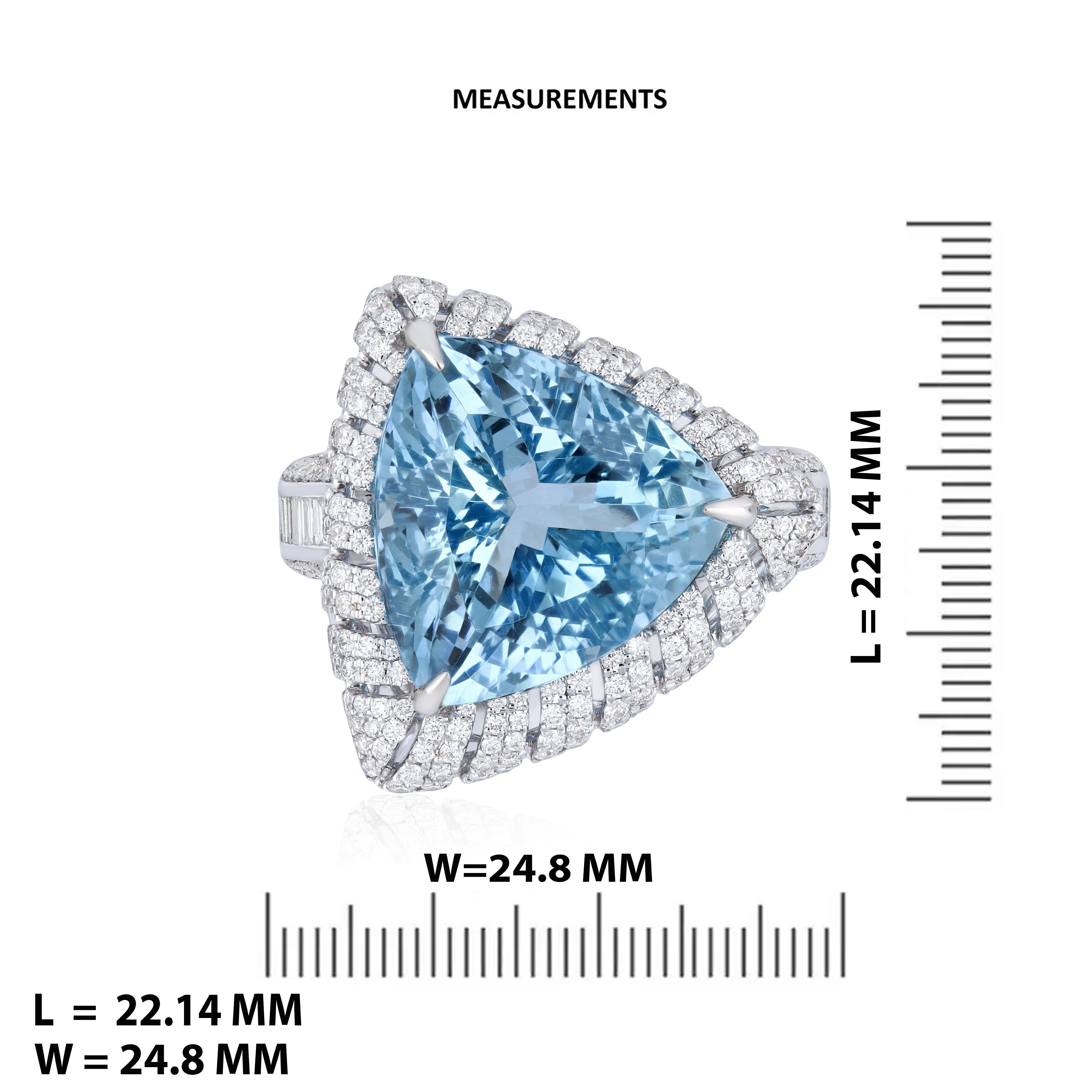 12.6 CT's Aquamarine & Diamond Studded Ring in 18 karat White Gold In New Condition For Sale In JAIPUR, IN