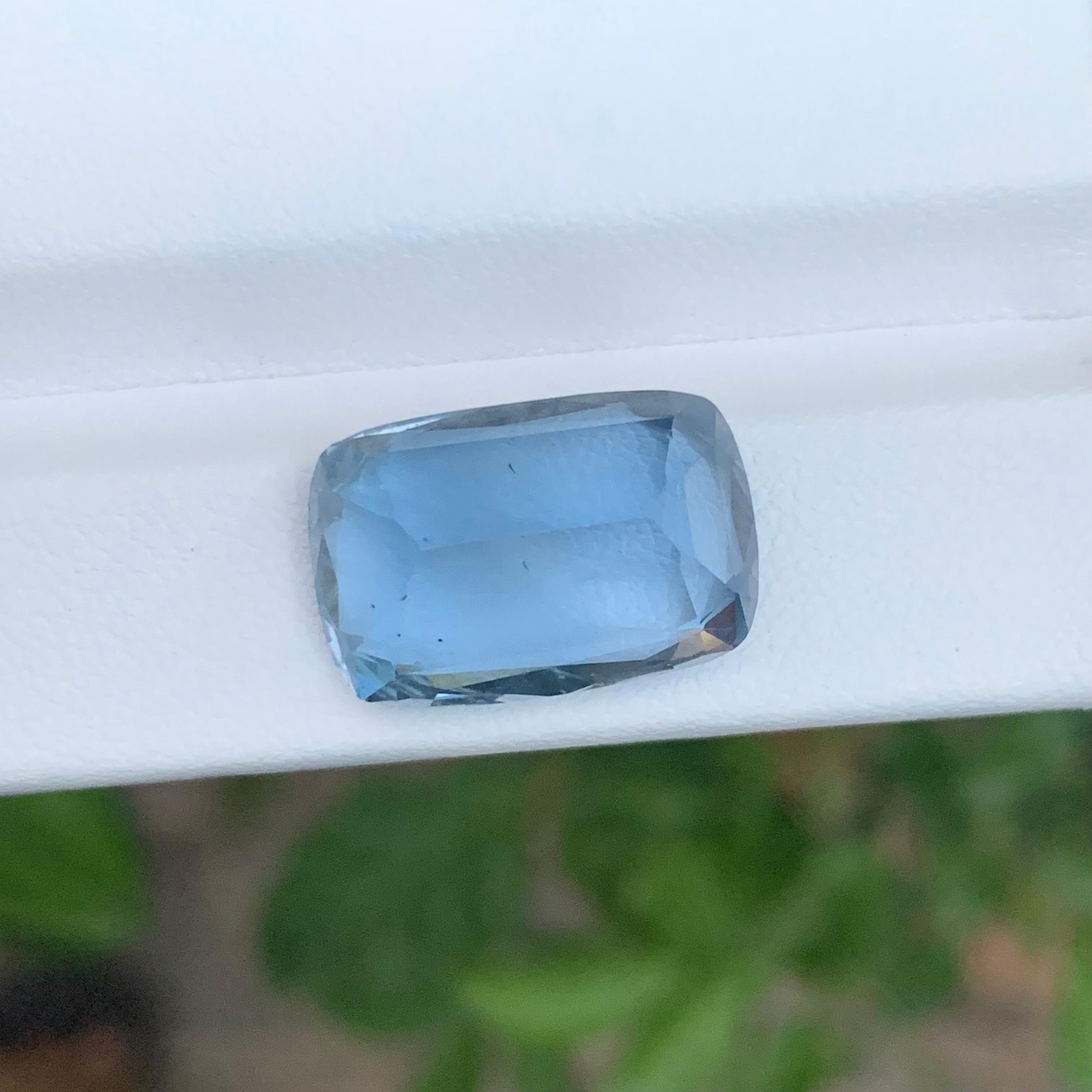 12,60 carati di eccellente acquamarina sfusa Goshenite a forma di cuscino in vendita 1