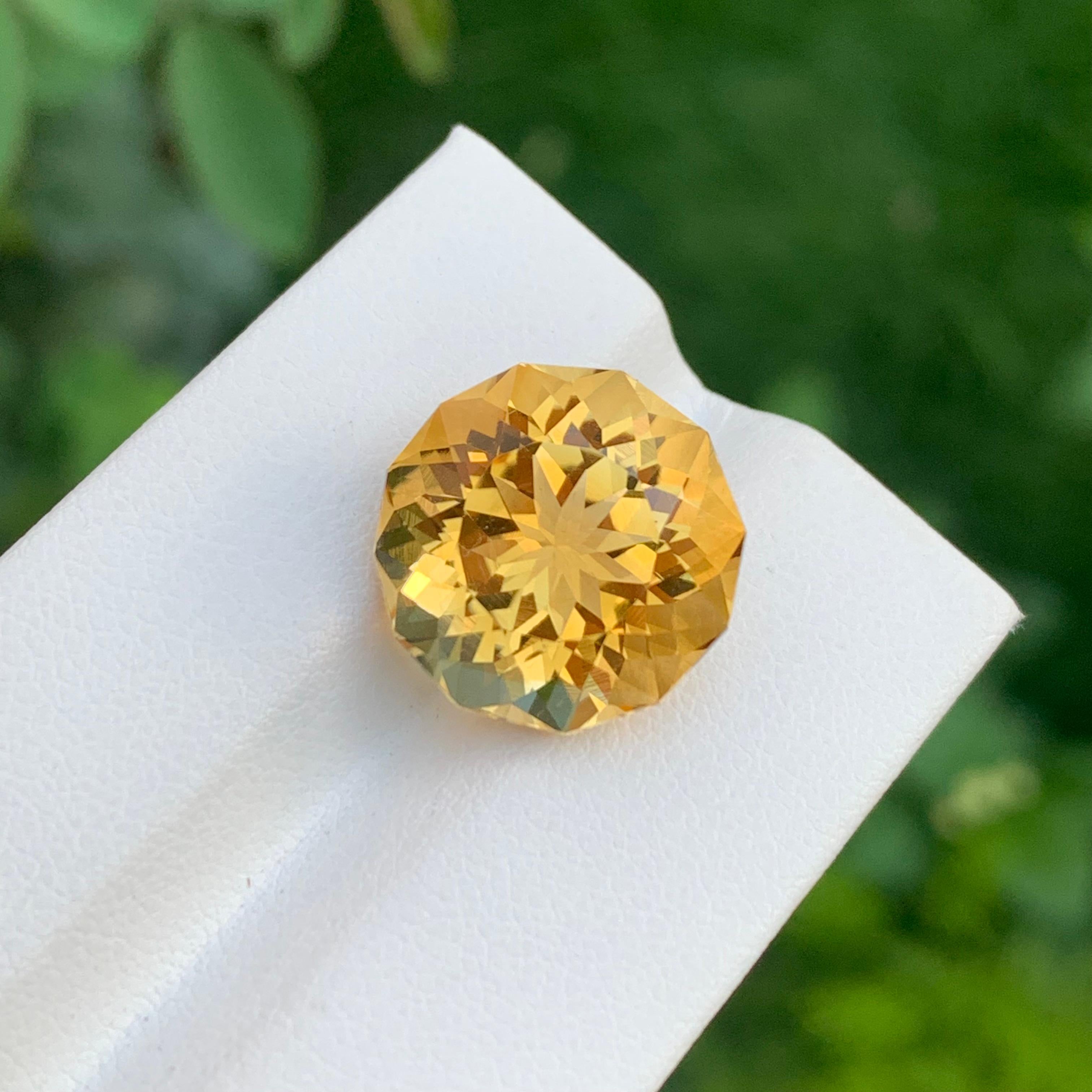 Women's or Men's 12.60 Carat Natural Loose Yellow Citrine Round Shape Gem For Necklace For Sale