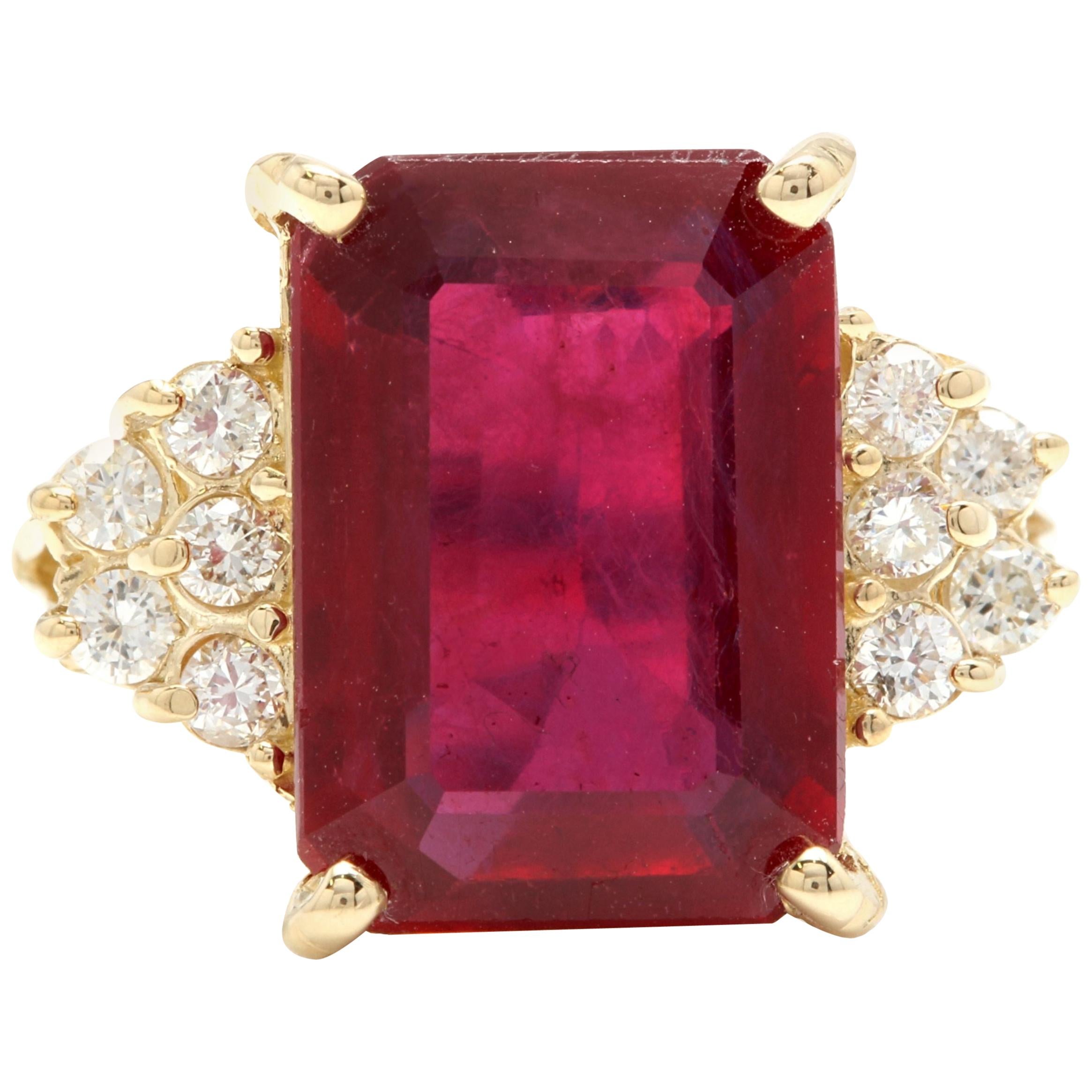 12.60 Carat Natural Red Ruby and Diamond 14 Karat Solid Yellow Gold Ring