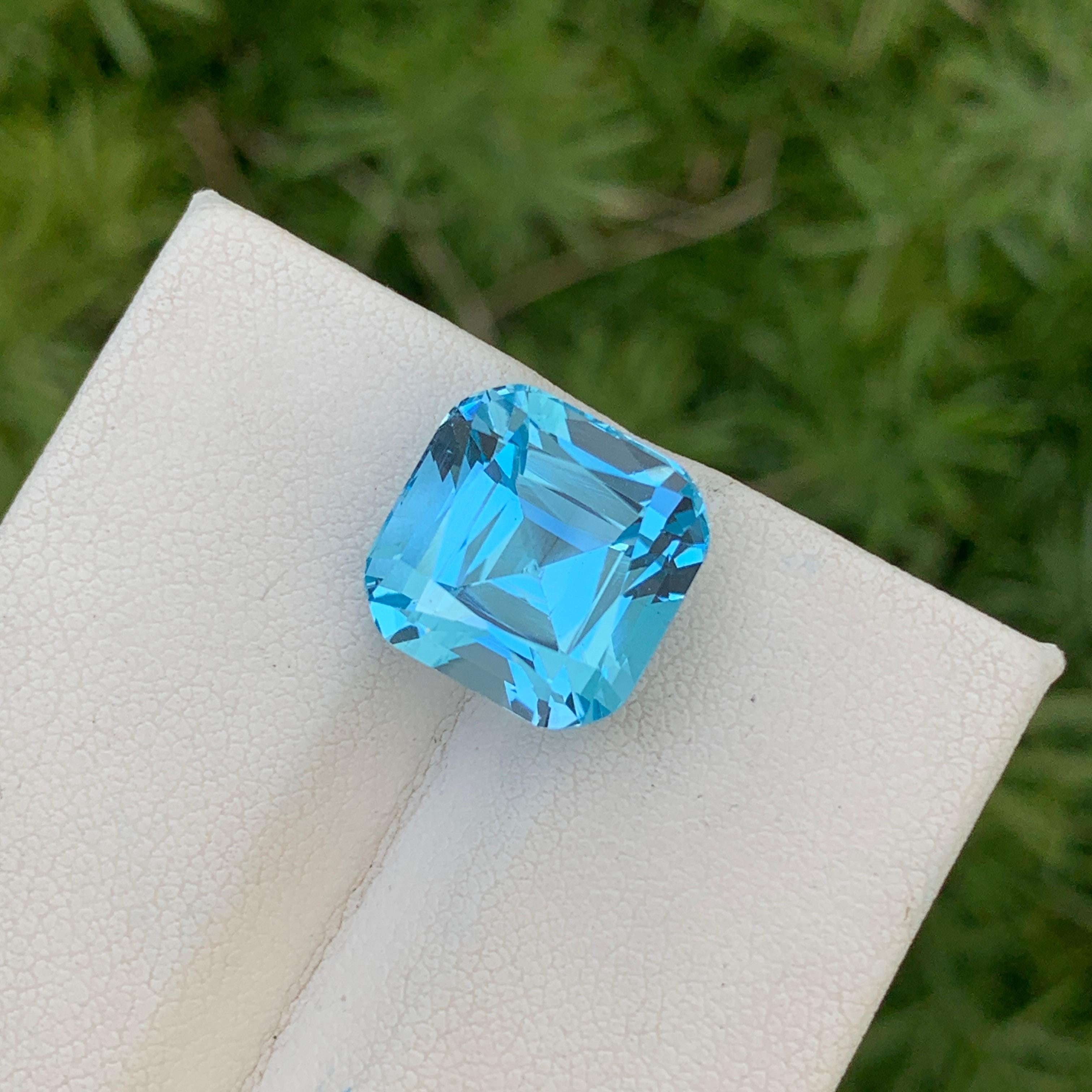 12.60 Carat Sizzling Loose Sky Blue Topaz Perfect Square Shape Gem For Necklace  For Sale 3