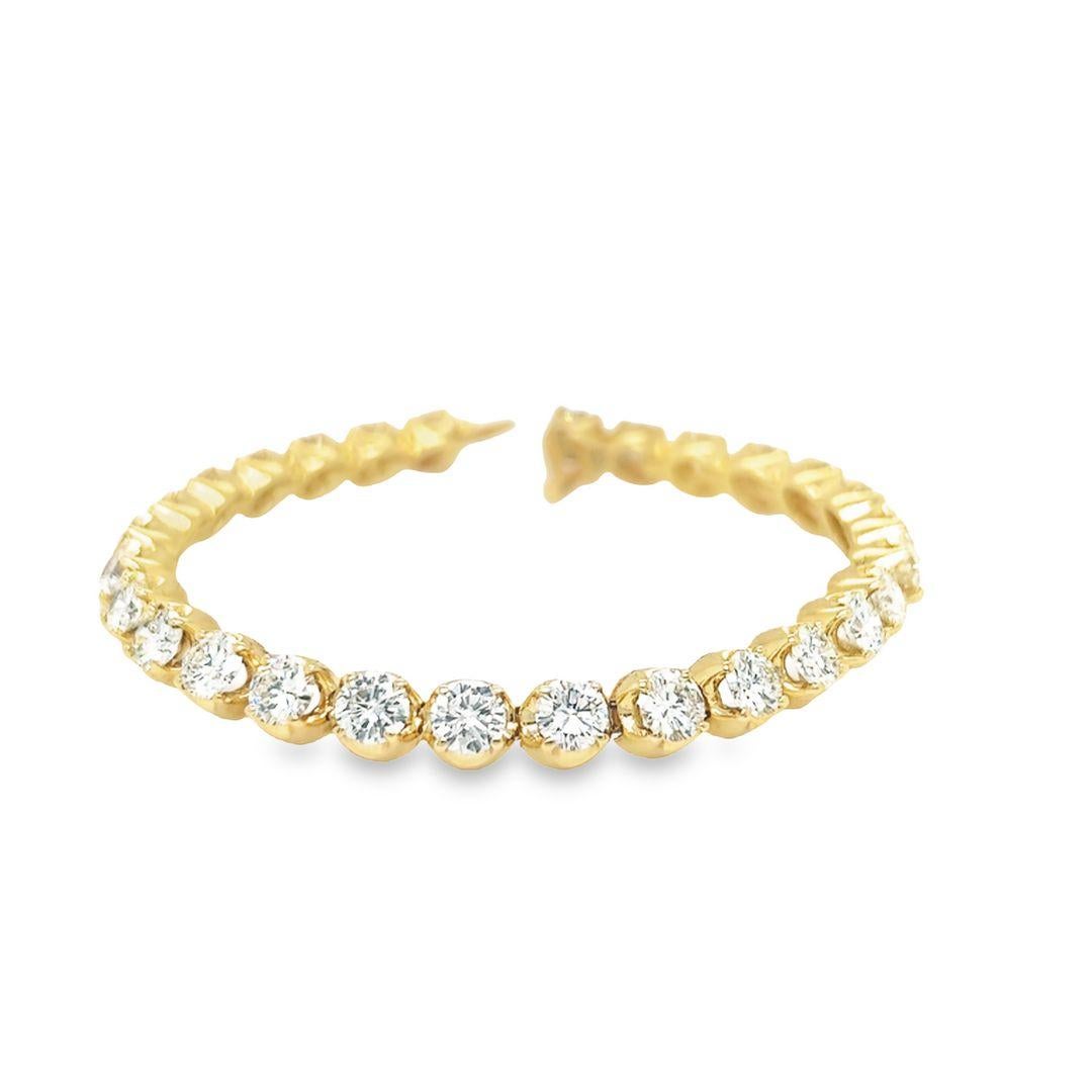 Round Cut 12.60 Carats 1960s Diamond Tennis Bracelet 18k Yellow Gold For Sale