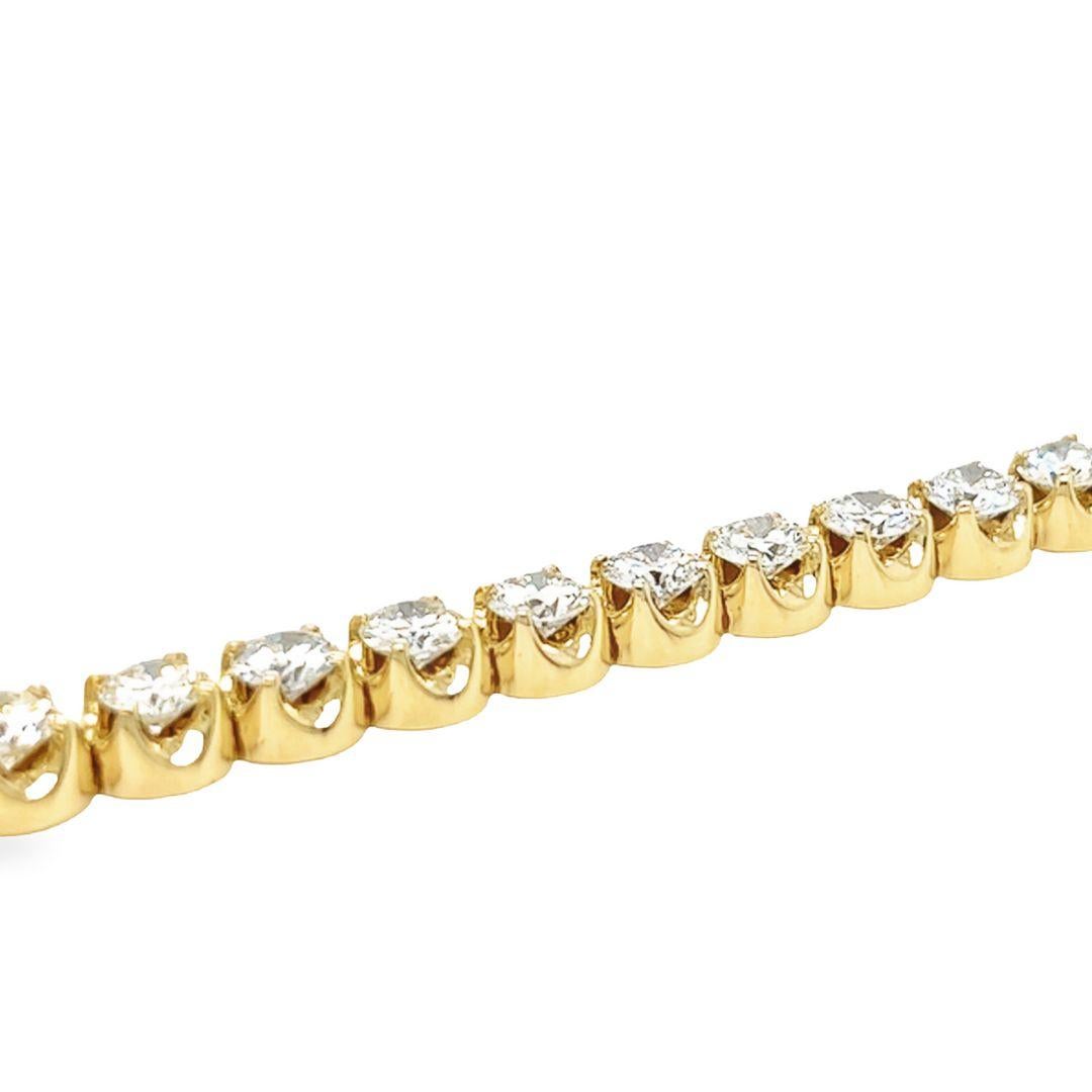 12.60 Carats 1960s Diamond Tennis Bracelet 18k Yellow Gold For Sale 4