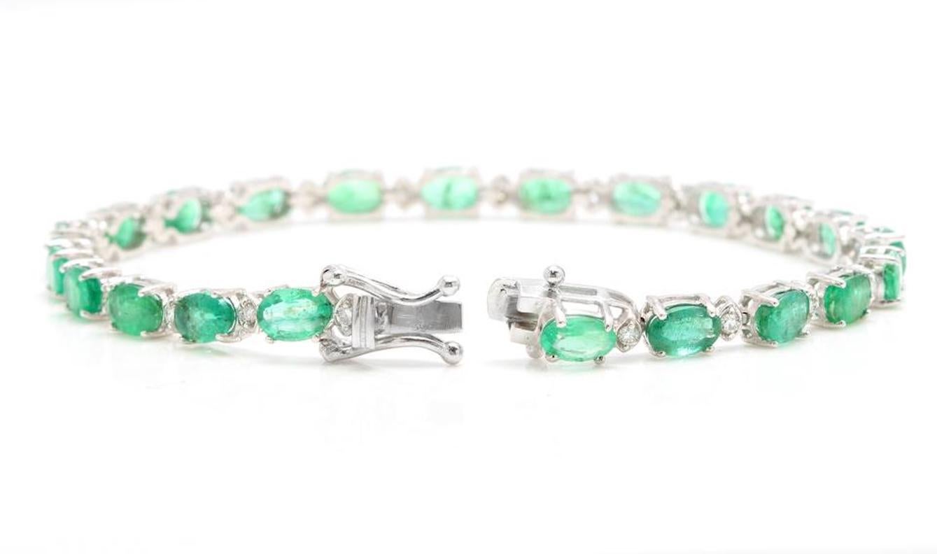 12.60 Carat Natural Emerald and Diamond 14 Karat Solid White Gold Bracelet In New Condition For Sale In Los Angeles, CA