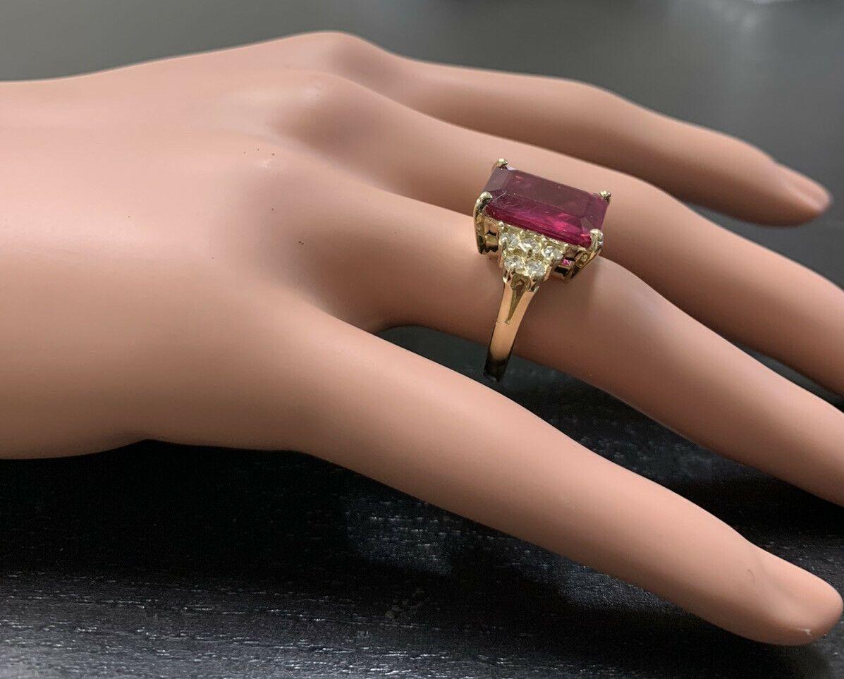 12.60 Carat Natural Red Ruby and Diamond 14 Karat Solid Yellow Gold Ring For Sale 1