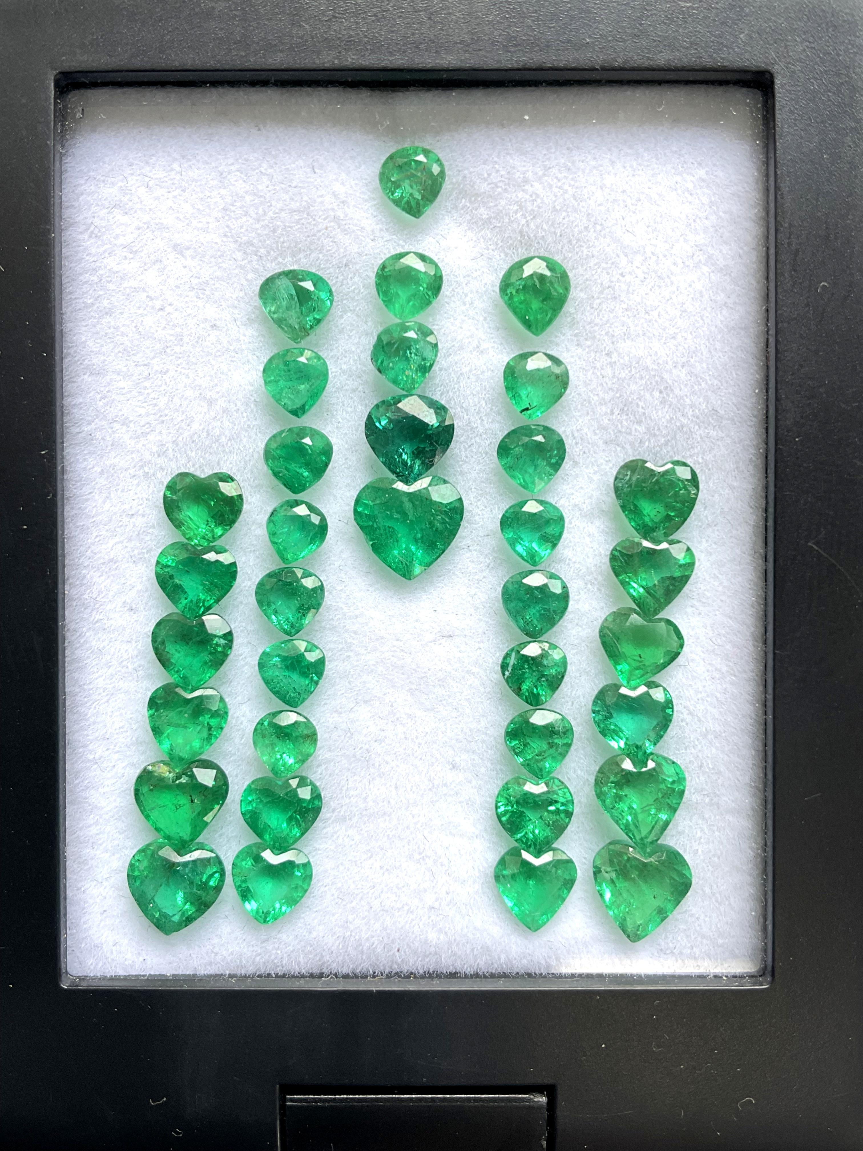Women's or Men's 12.60 carats Zambian Emerald Heart Cut stone 35 Pieces for Jewelry Natural Gem