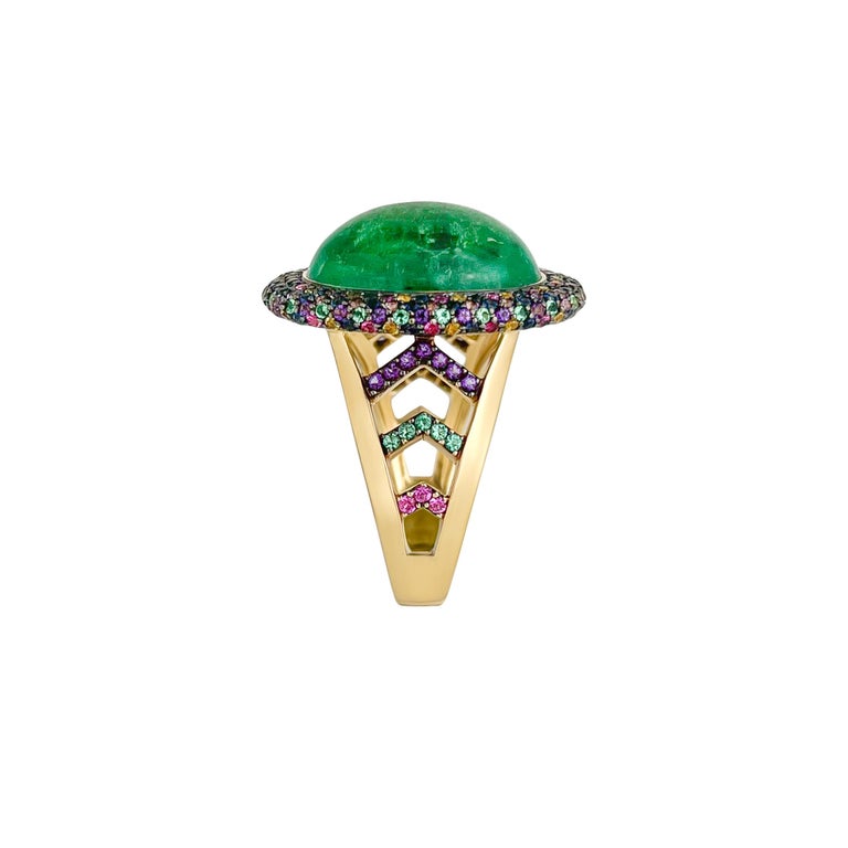 Oval Cut 12.62 Carat Emerald Cabochon and Coloured Sapphire Halo Cocktail Ring in 18K For Sale