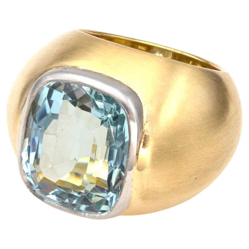 12.63 carats aquamarine ring in 18k gold and platinum For Sale