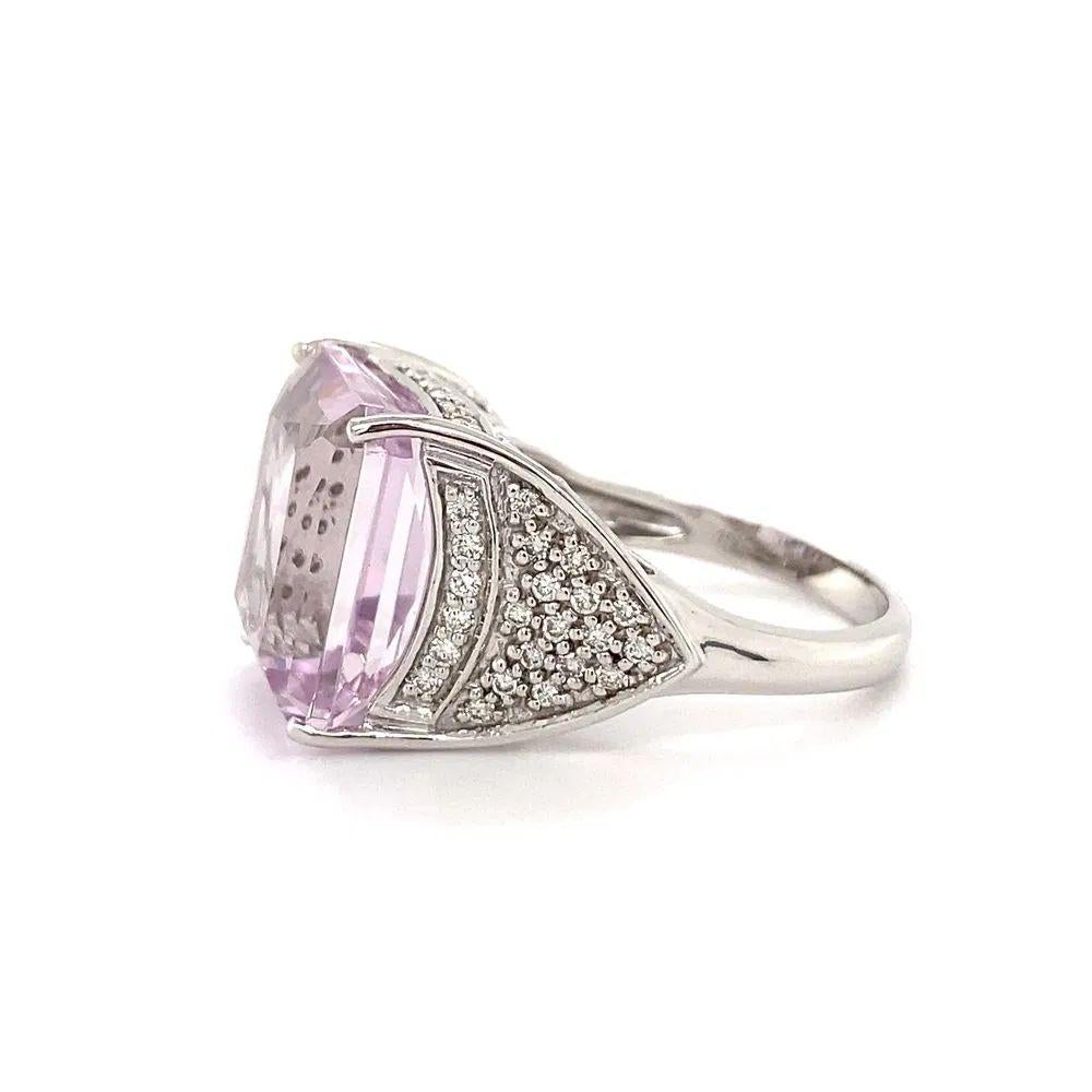 12.64 Carat Kunzite Diamond Gold Statement Cocktail Ring Fine Estate Jewelry In Excellent Condition For Sale In Montreal, QC