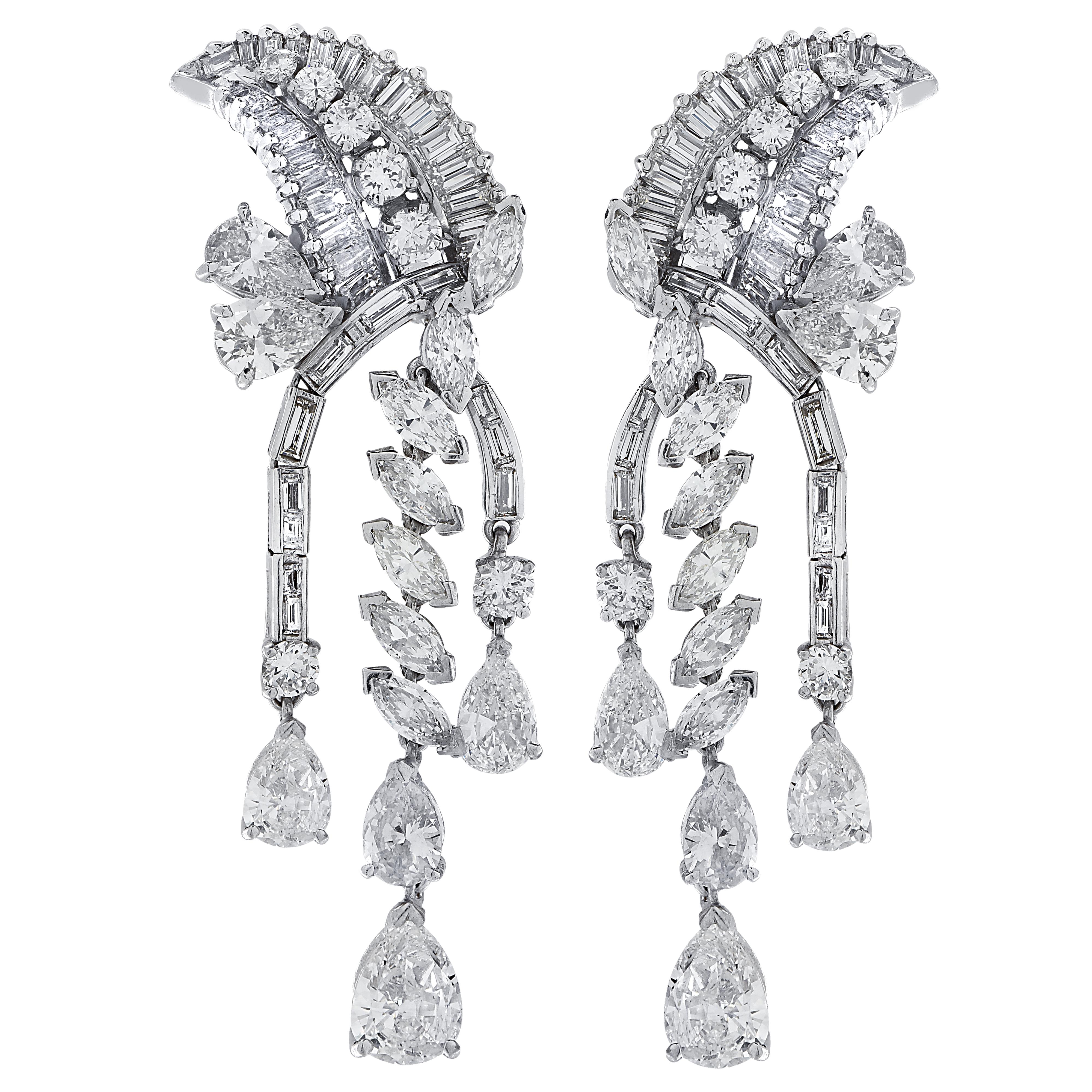 12.65 Carat Diamond Dangle Earrings im Zustand „Hervorragend“ in Miami, FL
