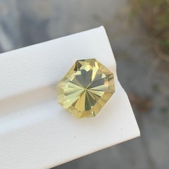 12.65 Carat Natural Loose Lemon Quartz Octagon Shape Gem For Necklace