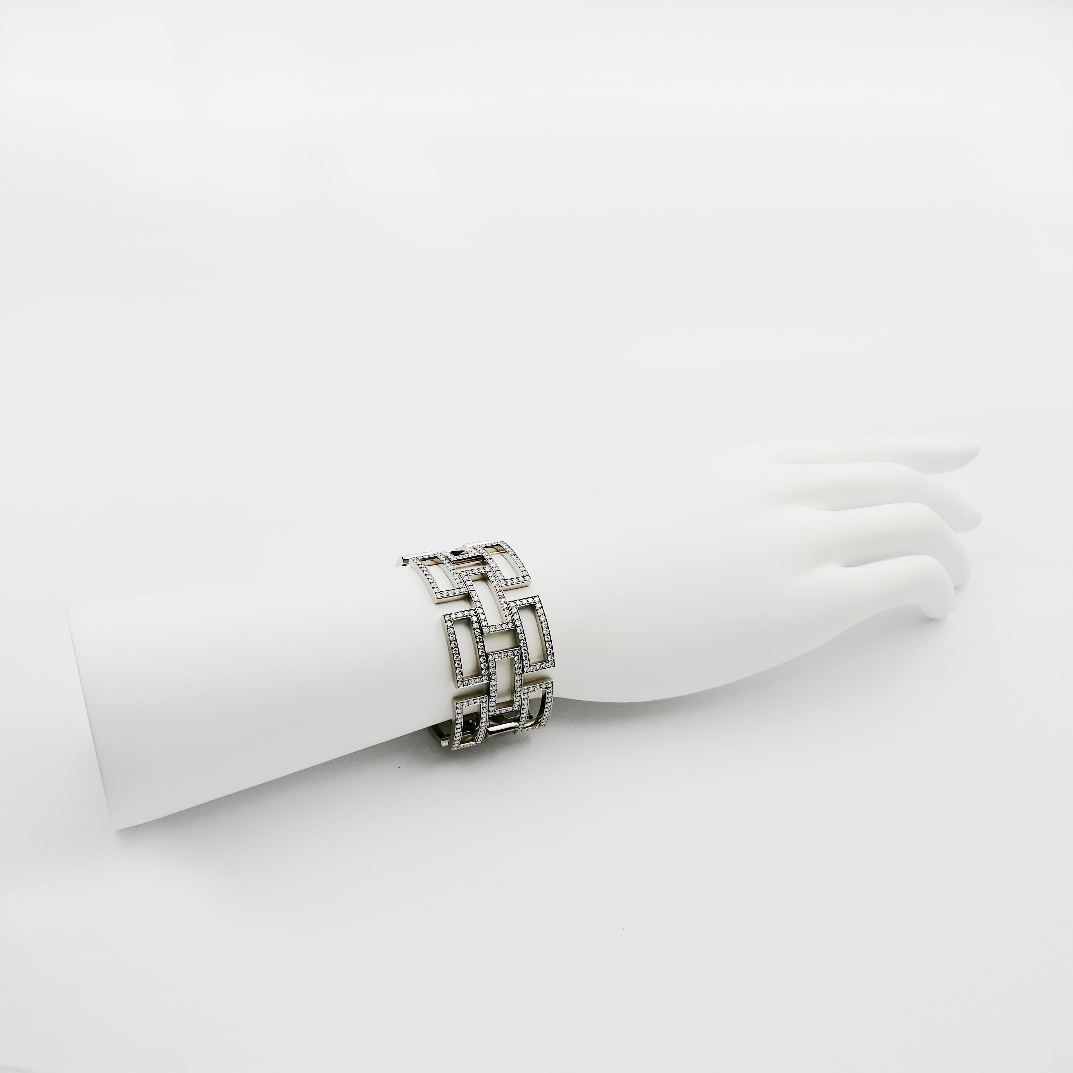 Contemporary 12.67 Carat Handmade White Gold Brilliant-Cut Diamond Bracelet For Sale