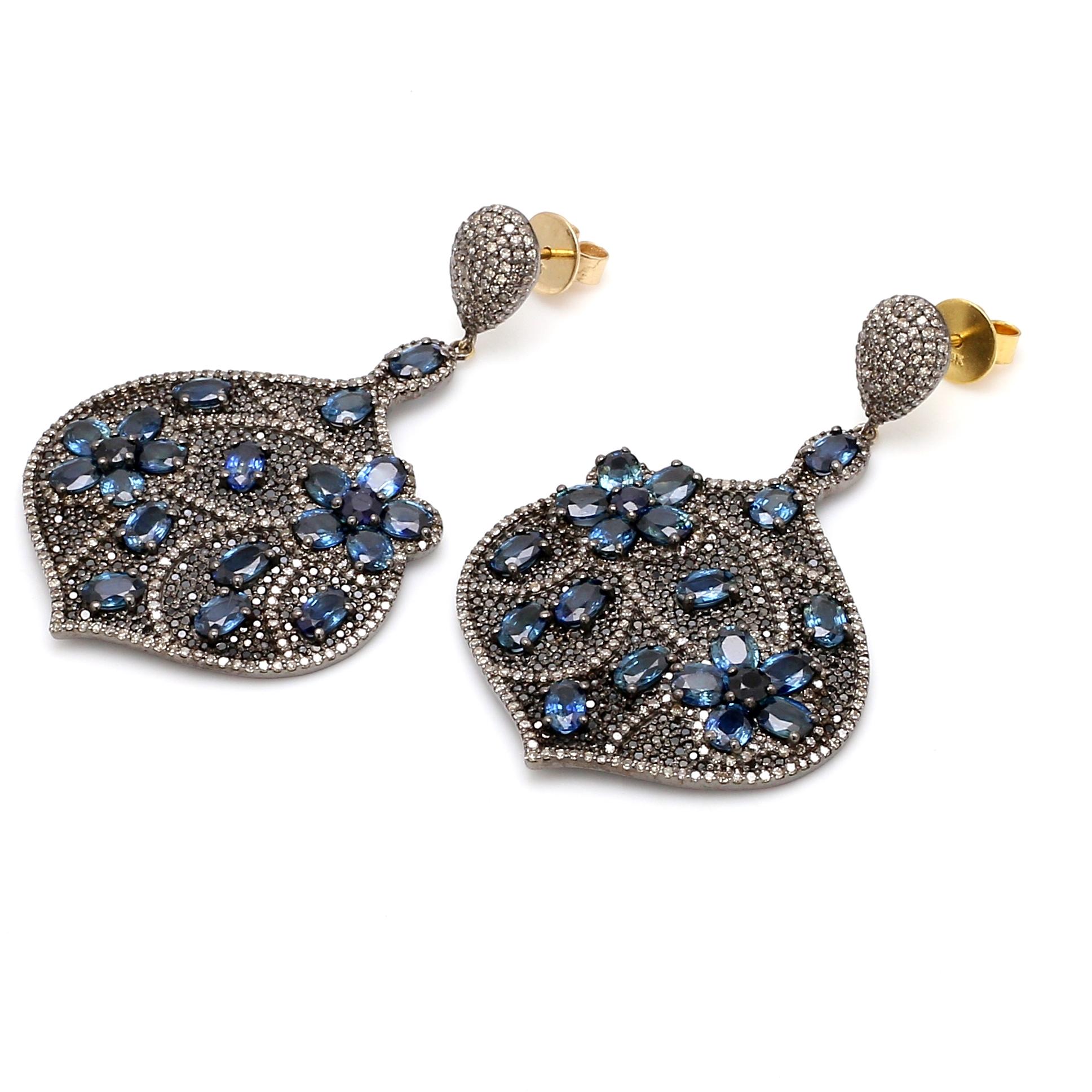 Victorien Pendants d'oreilles de style victorien en saphir bleu de 12,68 carats et diamants en vente